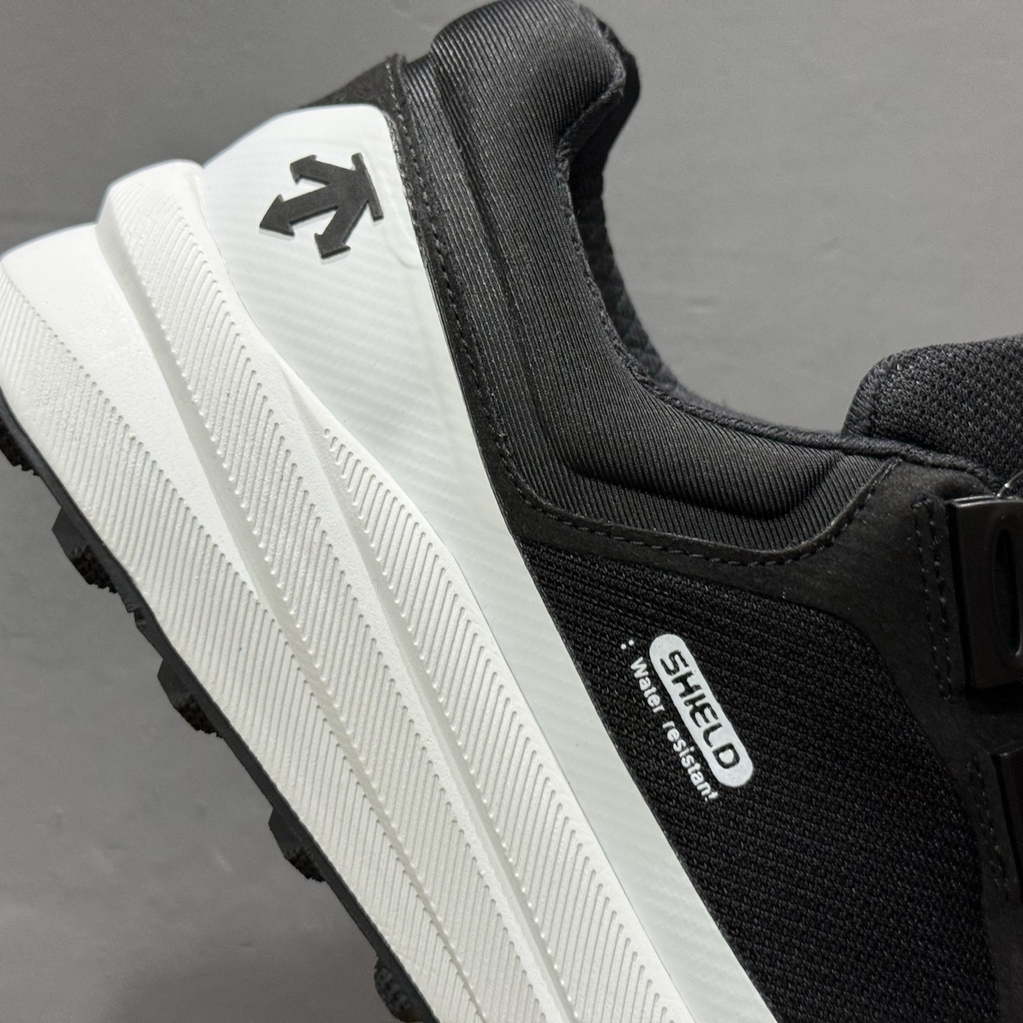 DESCENTE GORE-TEX 迪桑特时尚舒适百搭防滑耐磨低帮生活休闲鞋