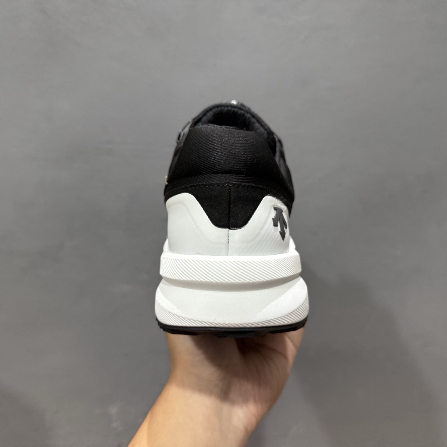 DESCENTE GORE-TEX 迪桑特时尚舒适百搭防滑耐磨低帮生活休闲鞋