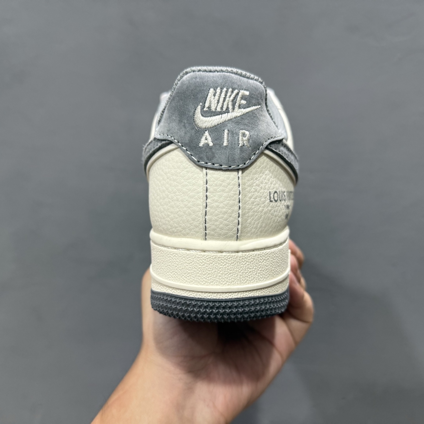Nike Air Force 1'07 Low LV联名 米灰小双勾 空军一号低帮休闲板鞋 YX5066-350 Nike Air Force 1'07 Low LV联名 米灰小双勾 空军一号低帮休闲板鞋 YX5066-350