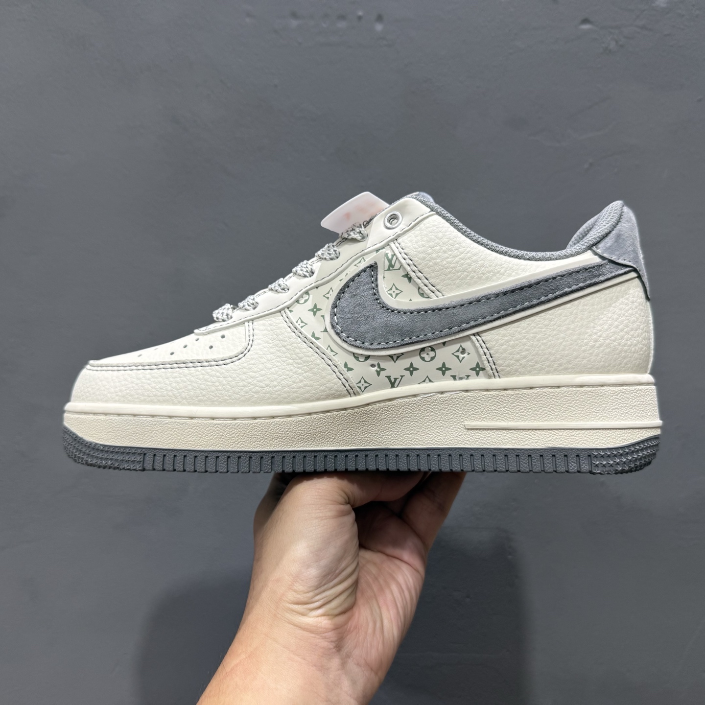 Nike Air Force 1'07 Low LV联名 米灰小双勾 空军一号低帮休闲板鞋 YX5066-350 Nike Air Force 1'07 Low LV联名 米灰小双勾 空军一号低帮休闲板鞋 YX5066-350
