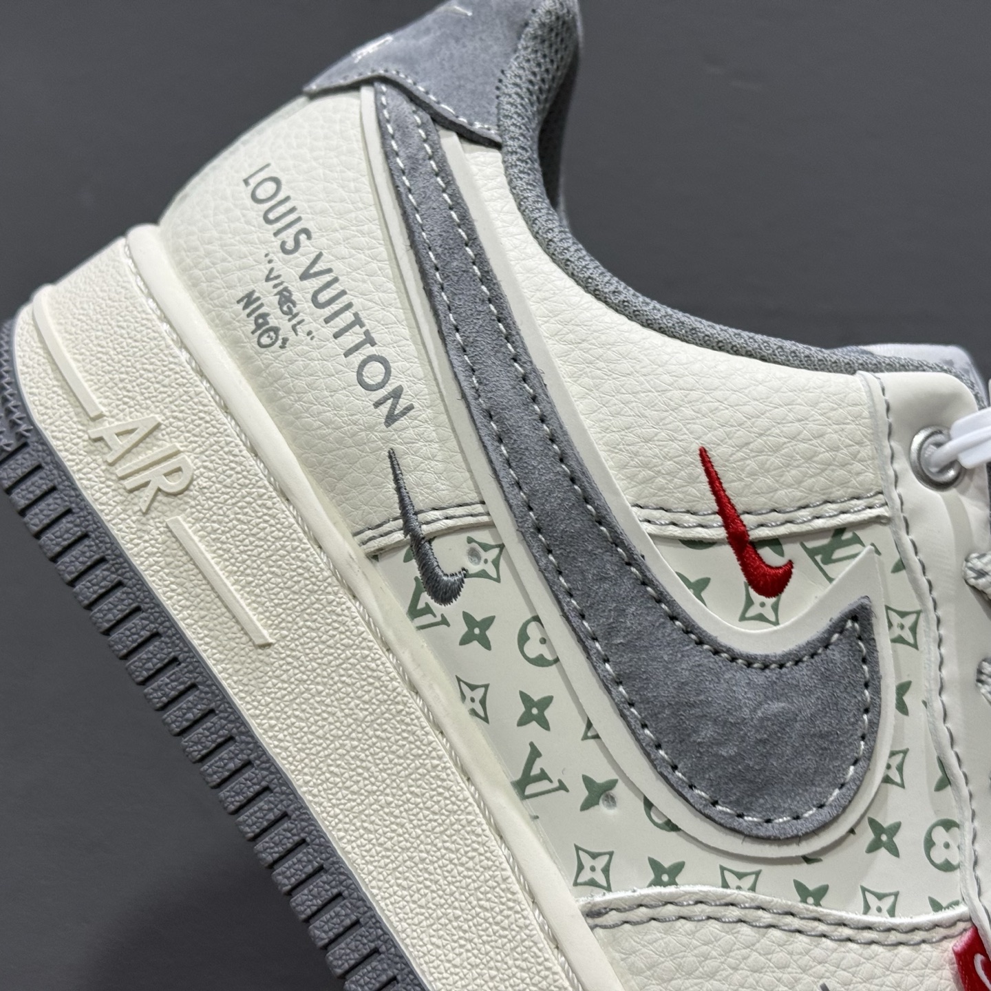 Nike Air Force 1'07 Low LV联名 米灰小双勾 空军一号低帮休闲板鞋 YX5066-350 Nike Air Force 1'07 Low LV联名 米灰小双勾 空军一号低帮休闲板鞋 YX5066-350