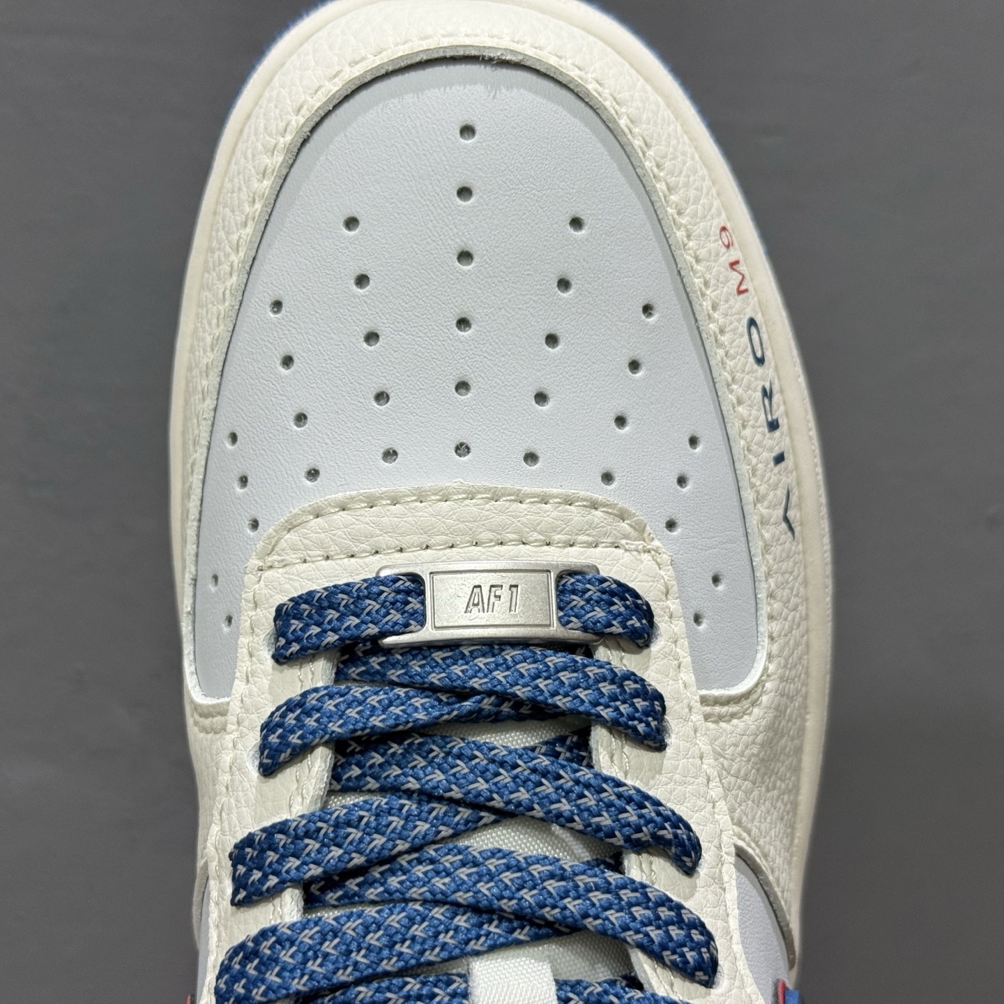 Nike Air Force 1'07 Low 问界联名 蓝M9 空军一号低帮休闲板鞋 XS1958-611 Nike Air Force 1'07 Low 问界联名 蓝M9 空军一号低帮休闲板鞋 XS1958-611