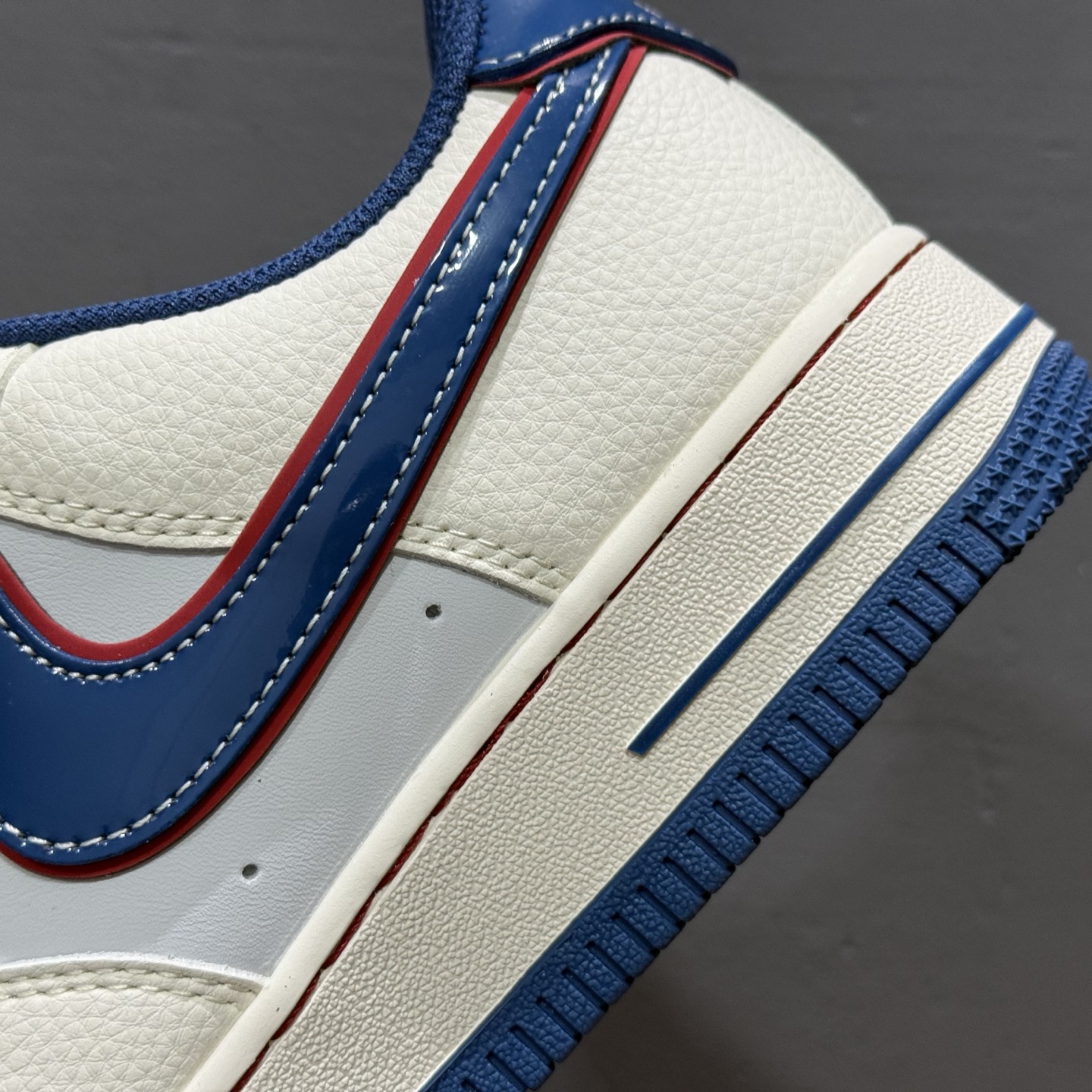 Nike Air Force 1'07 Low 问界联名 蓝M9 空军一号低帮休闲板鞋 XS1958-611 Nike Air Force 1'07 Low 问界联名 蓝M9 空军一号低帮休闲板鞋 XS1958-611