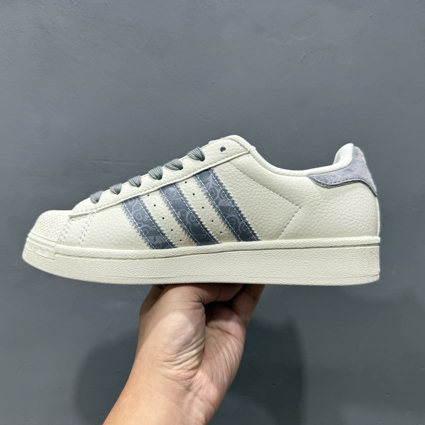 C版 Adidas Originals Superstar LV联名款 经典贝壳头 XS0011