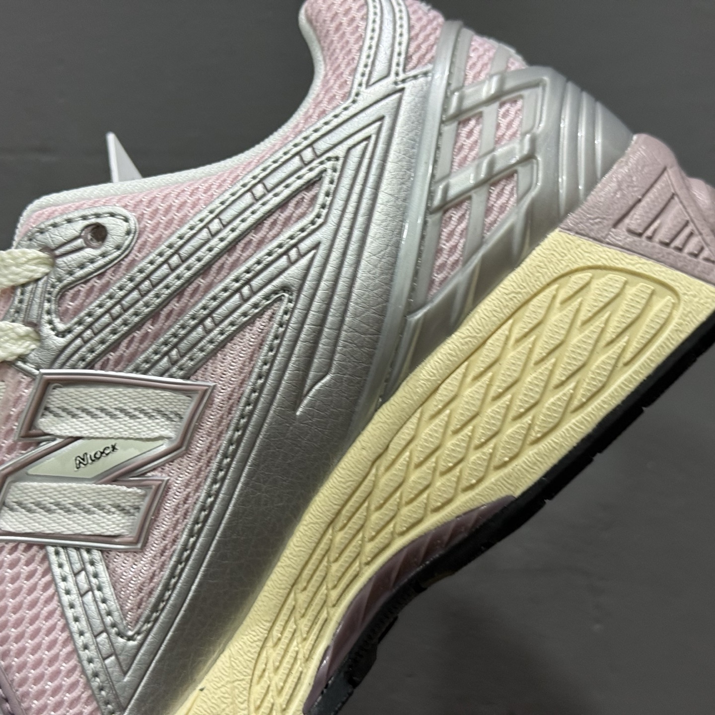 New Balance 1906系列复古老爹风休闲运动慢跑鞋 U1906RNF