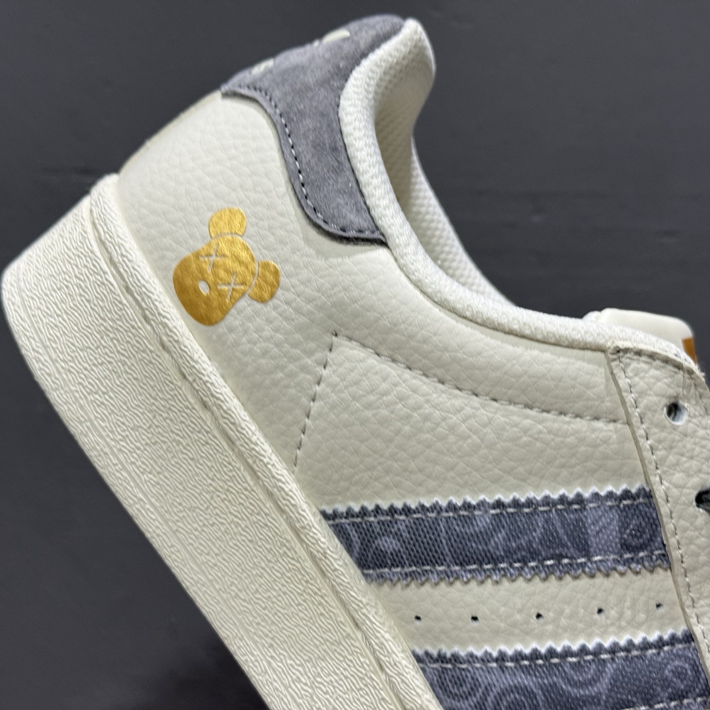 C版 Adidas Originals Superstar LV联名款 经典贝壳头 XS0011