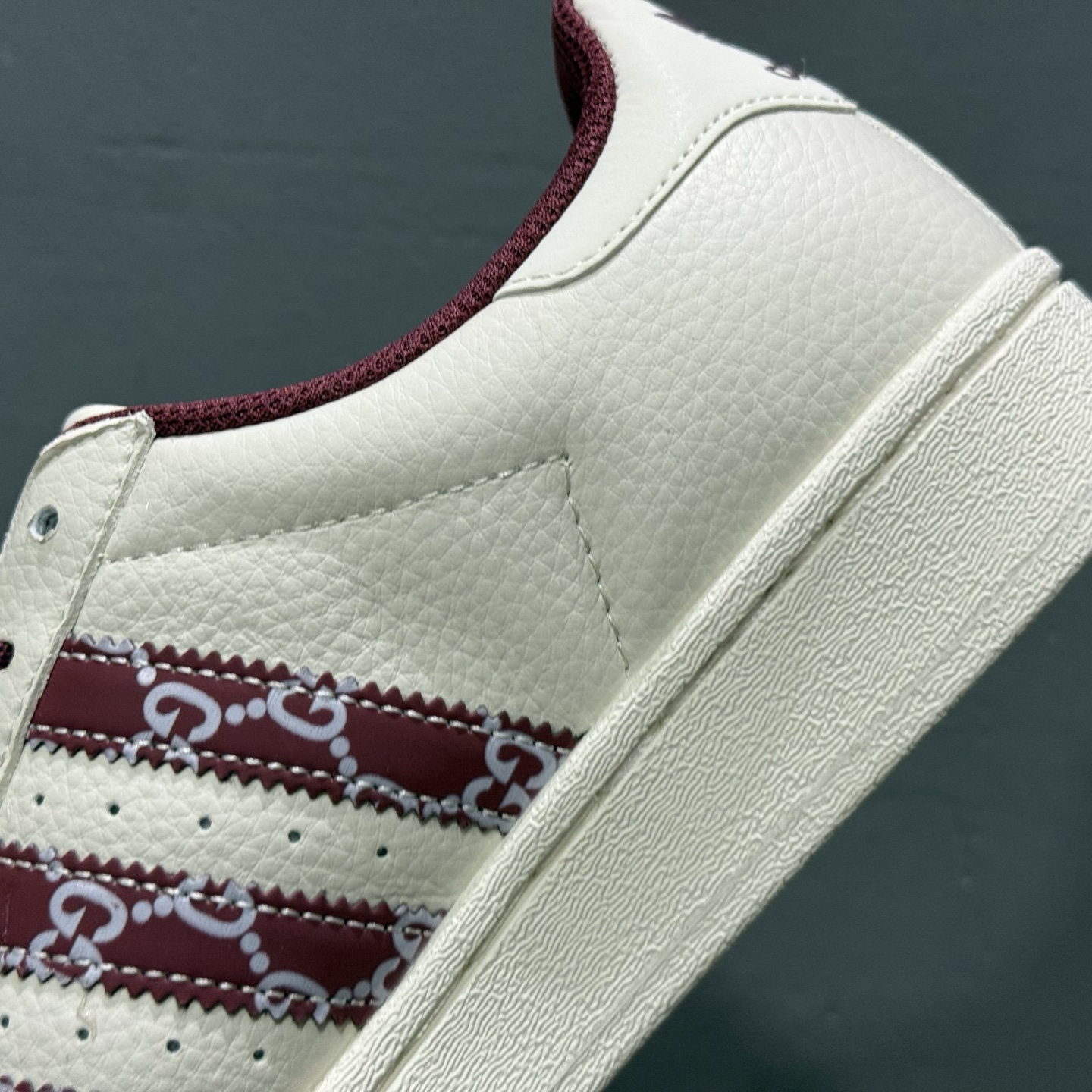 ＃纯原 CLOT x AD Originals #贝壳头古驰联名限定 贴合柔软皮料红白配色  DS0015