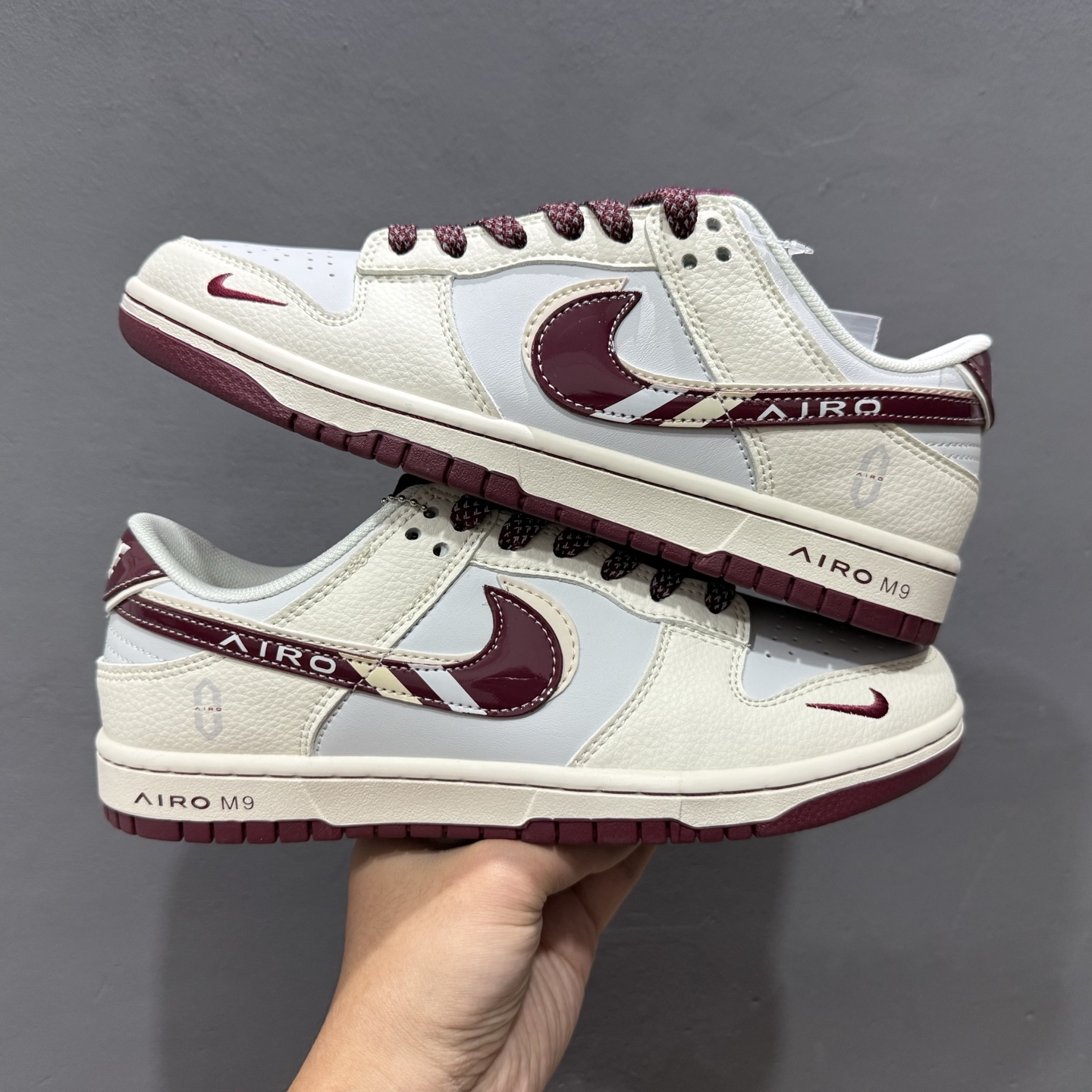 Nike SB Dunk Low“问界M9红彩勾” 周年高端定制 低帮休闲板鞋 FC1688-236 Nike SB Dunk Low“问界M9红彩勾” 周年高端定制 低帮休闲板鞋 FC1688-236