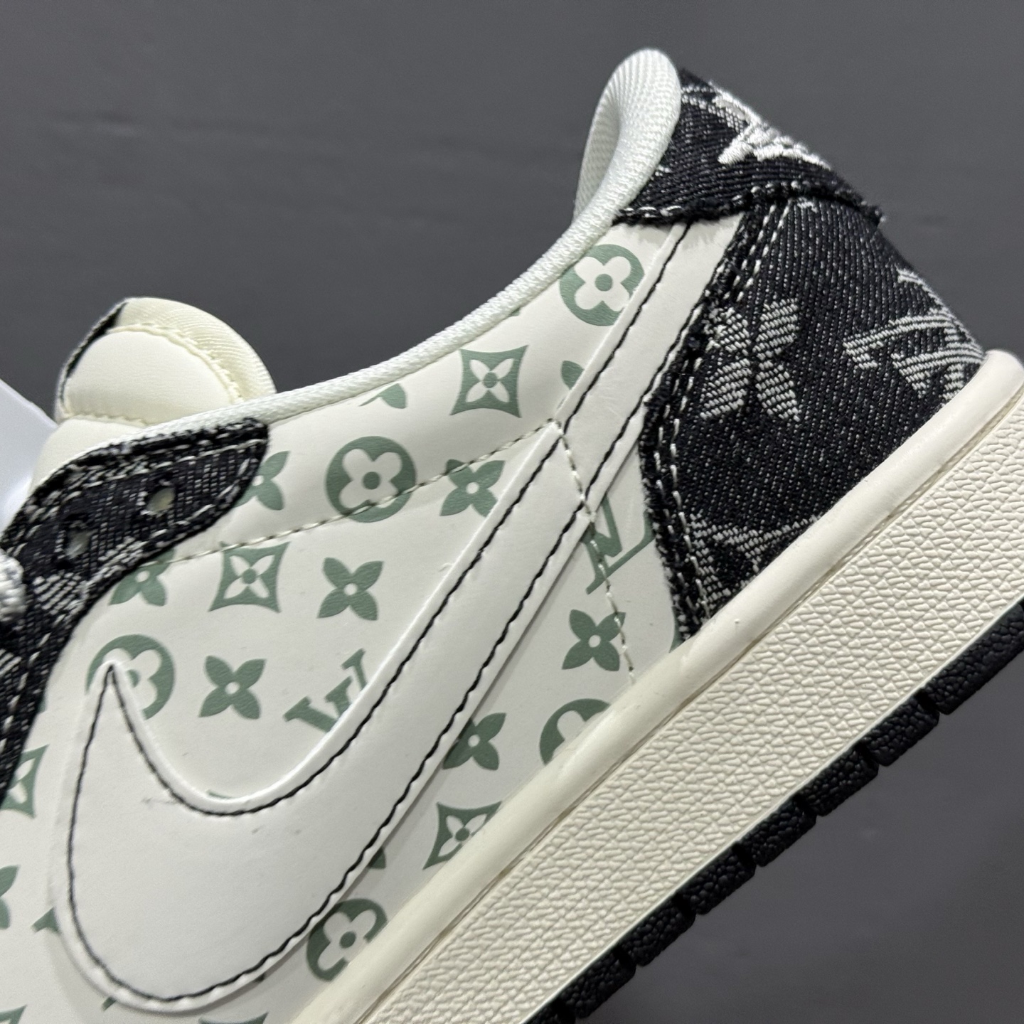 XC版Travis Scott x Fragment Design x Air Jordan 1 Low OG SP AJ1 乔1 LV联名 黑牛仔布 低帮文化休闲板鞋  YX5066-327