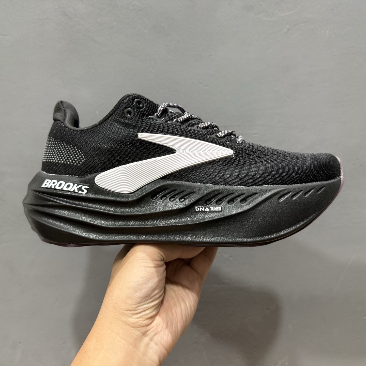 Z版 Brooks 布鲁克斯 Hyperion Max 2 超弹轻盈跑步鞋 低帮透气缓震支撑休闲运动慢跑鞋 120420 1B 077
