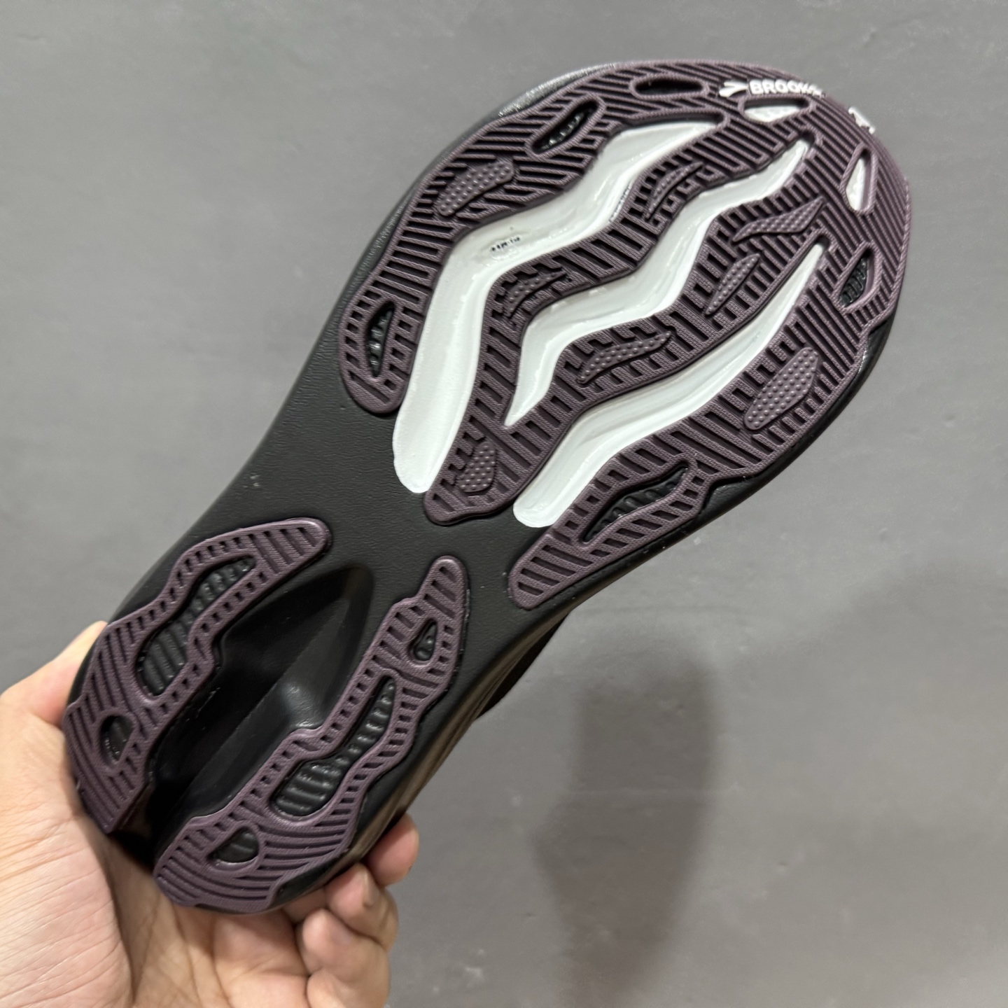 Z版 Brooks 布鲁克斯 Hyperion Max 2 超弹轻盈跑步鞋 低帮透气缓震支撑休闲运动慢跑鞋 120420 1B 077