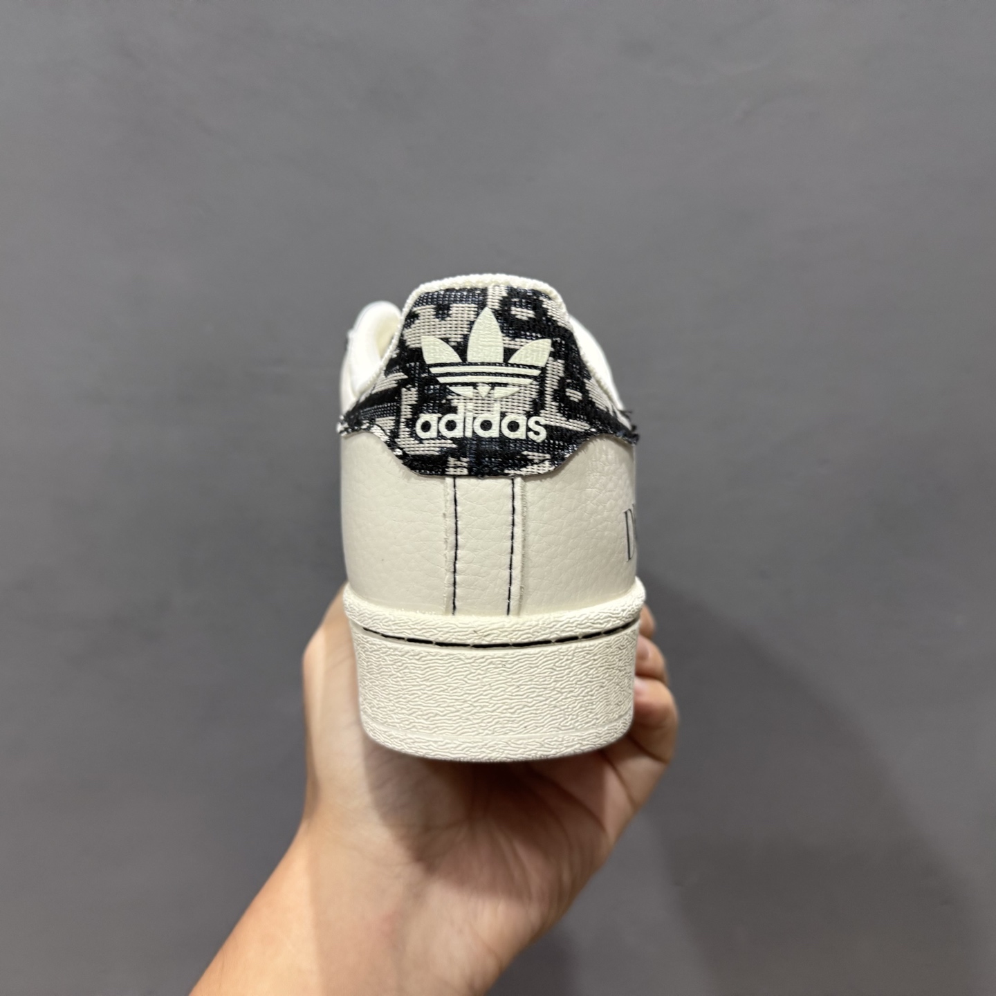 Adidas Originals Superstar 联名款 经典贝壳头 XS0019