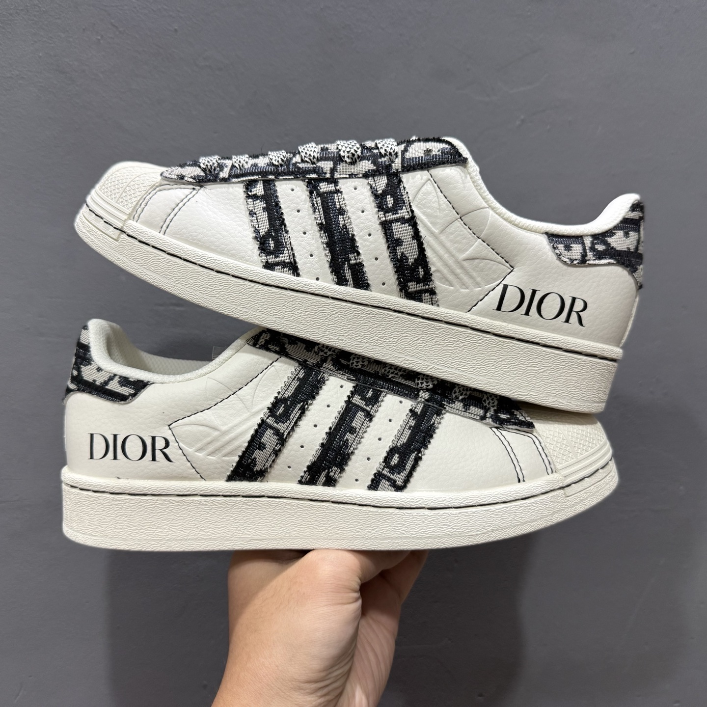 Adidas Originals Superstar 联名款 经典贝壳头 XS0019
