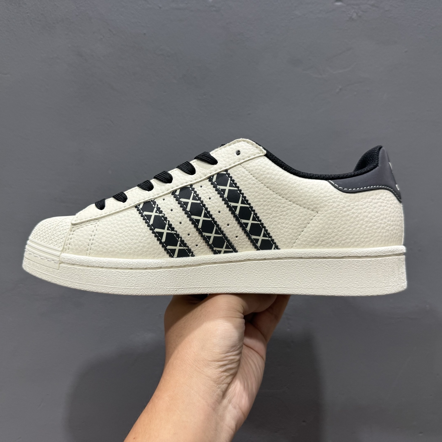Adidas Originals Superstar 联名款 经典贝壳头 CG0008 Adidas Originals Superstar 联名款 经典贝壳头 CG0008