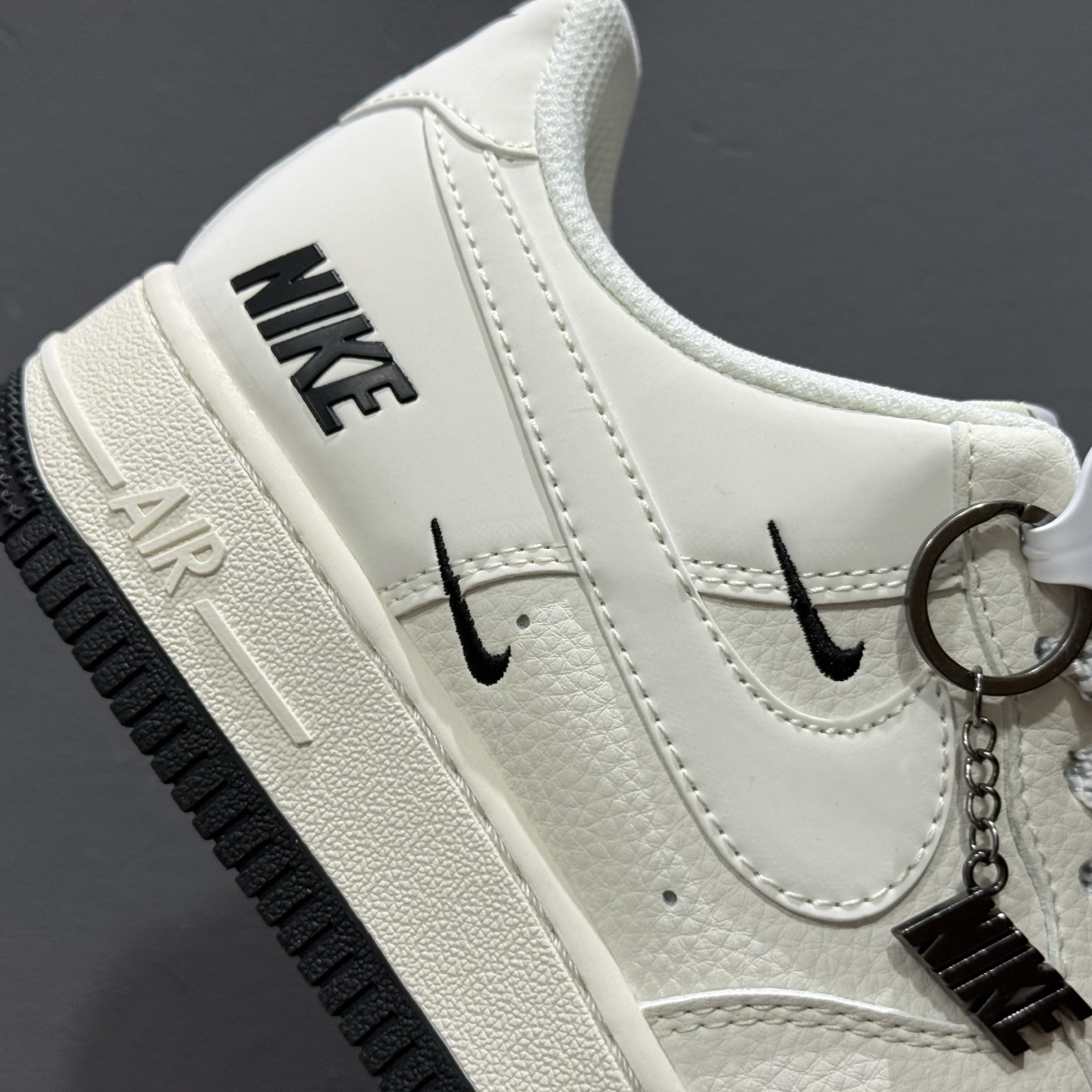 Nike Air Force 1'07 Low 耐克联名 黑小三勾 空军一号低帮休闲板鞋 XX3168-183