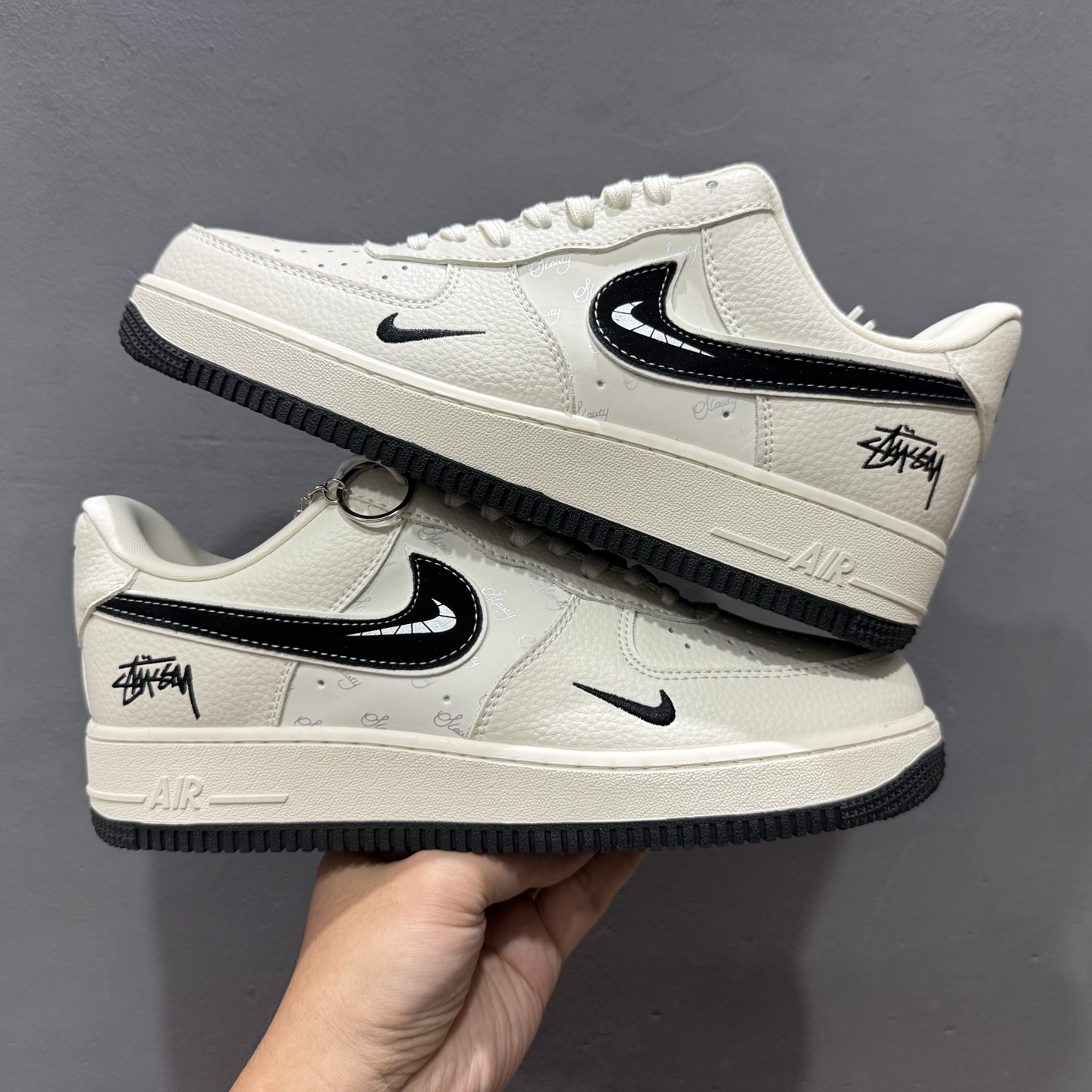 Nike Air Force 1'07 Low 斯图西联名 白灰 空军一号低帮休闲板鞋 KK1988-093 Nike Air Force 1'07 Low 斯图西联名 白灰 空军一号低帮休闲板鞋 KK1988-093