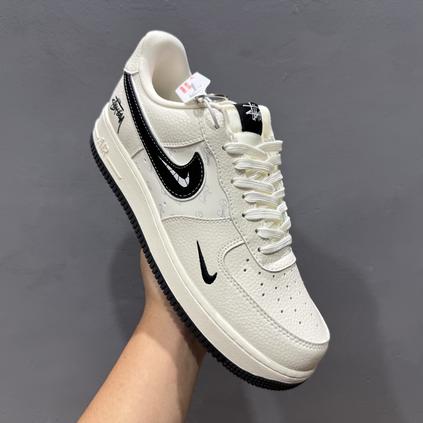 Nike Air Force 1'07 Low 斯图西联名 白灰 空军一号低帮休闲板鞋 KK1988-093 Nike Air Force 1'07 Low 斯图西联名 白灰 空军一号低帮休闲板鞋 KK1988-093