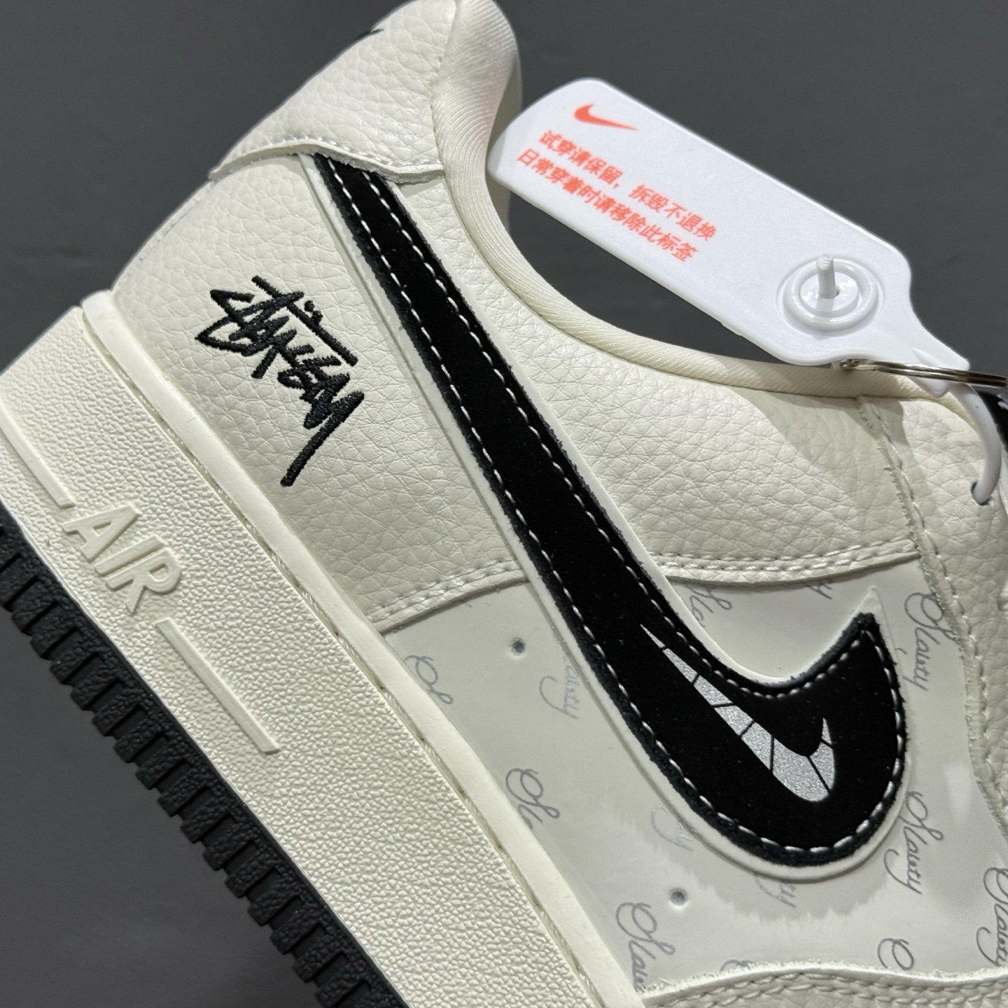 Nike Air Force 1'07 Low 斯图西联名 白灰 空军一号低帮休闲板鞋 KK1988-093 Nike Air Force 1'07 Low 斯图西联名 白灰 空军一号低帮休闲板鞋 KK1988-093
