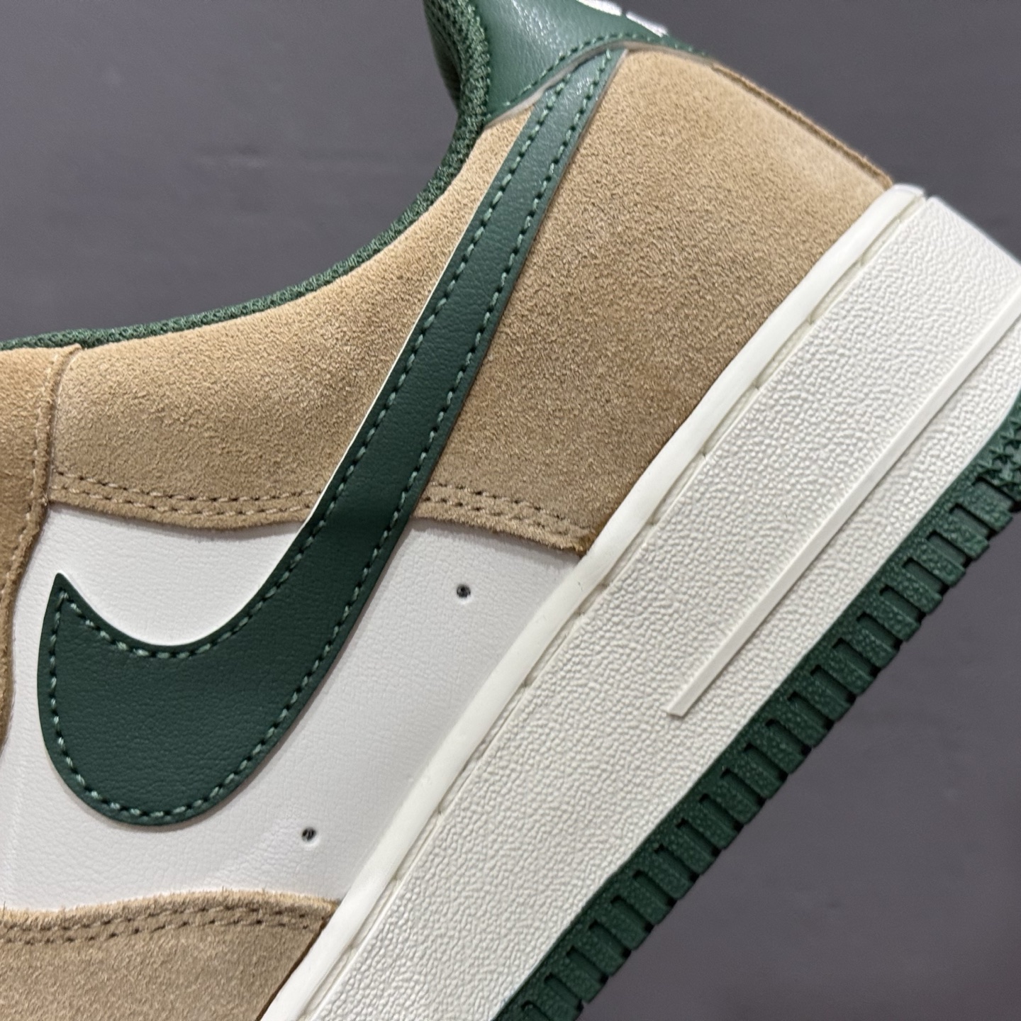 Nike Air Force 1'07 Low 白棕绿 空军一号低帮休闲板鞋 FQ8714-203 Nike Air Force 1'07 Low 白棕绿 空军一号低帮休闲板鞋 FQ8714-203