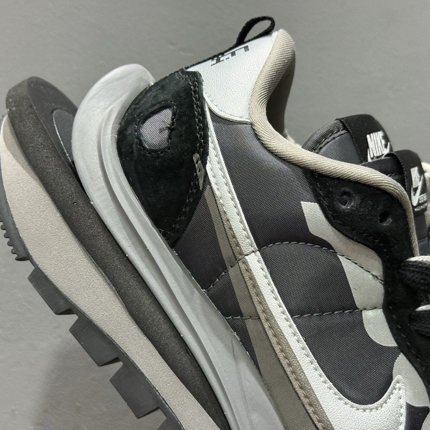 独家实拍Sacai x Nike VaporWaffle 3.0 华夫3.0走秀款休闲鞋 DD1875-300