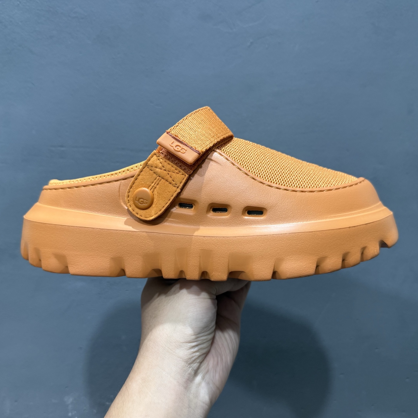 L/UGG夏季新款雪之答案SKTA 经典简约舒适百搭 时尚潮流休闲 厚底增高舒适轻便透气洞洞鞋 L/UGG夏季新款雪之答案SKTA 经典简约舒适百搭 时尚潮流休闲 厚底增高舒适轻便透气洞洞鞋