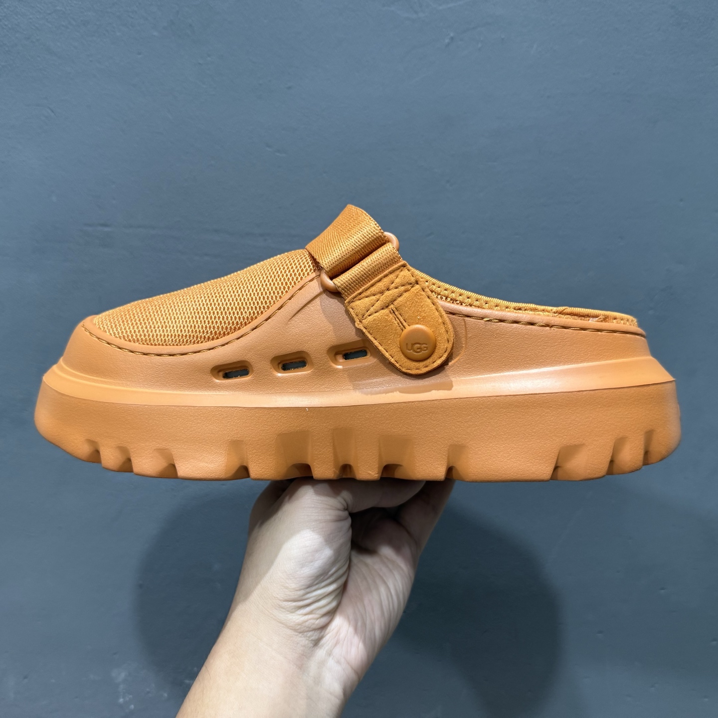 L/UGG夏季新款雪之答案SKTA 经典简约舒适百搭 时尚潮流休闲 厚底增高舒适轻便透气洞洞鞋 L/UGG夏季新款雪之答案SKTA 经典简约舒适百搭 时尚潮流休闲 厚底增高舒适轻便透气洞洞鞋