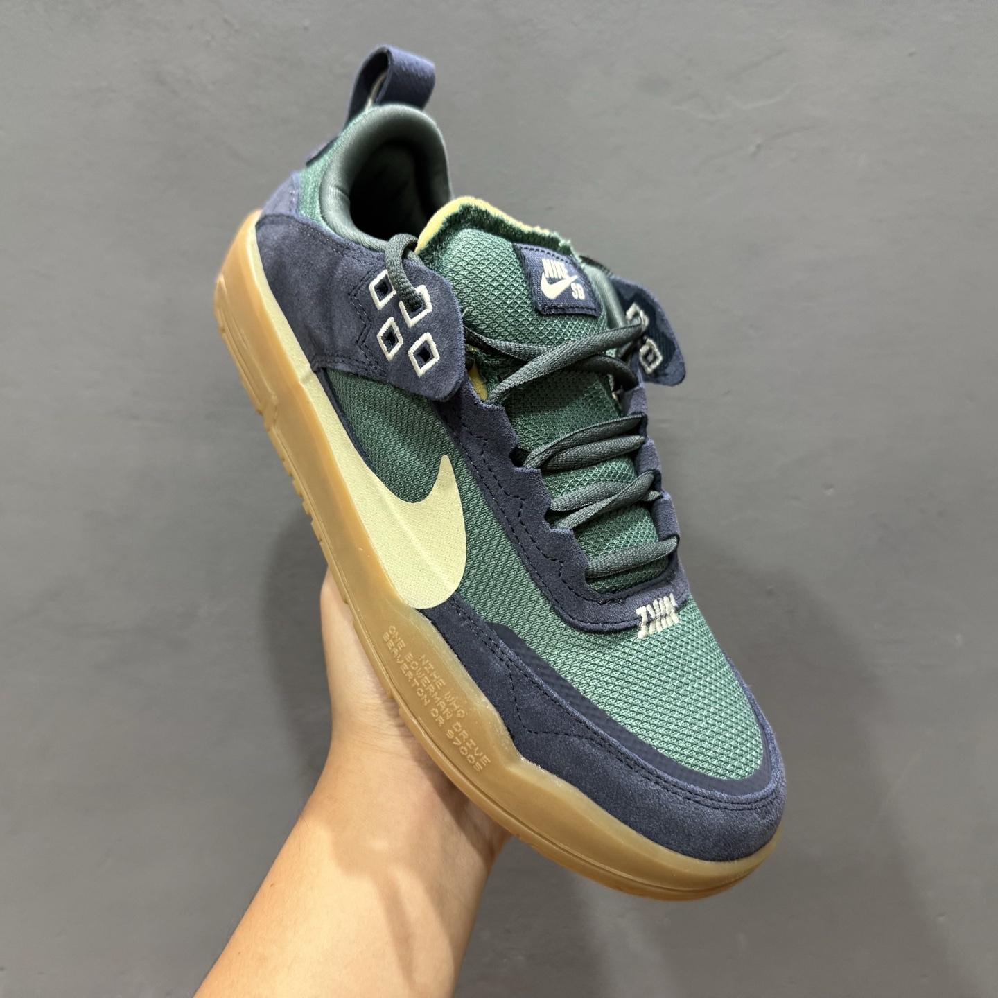 Nike SB Day One 蓝绿色  FN4210-401