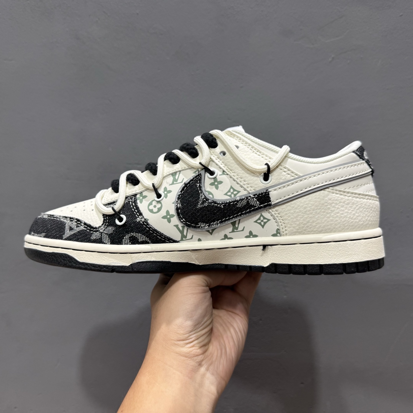 XC版Travis Scott x Fragment Design x Air Jordan 1 Low OG SP AJ1 乔1 LV联名 黑牛仔布 低帮文化休闲板鞋 YX5066-338
