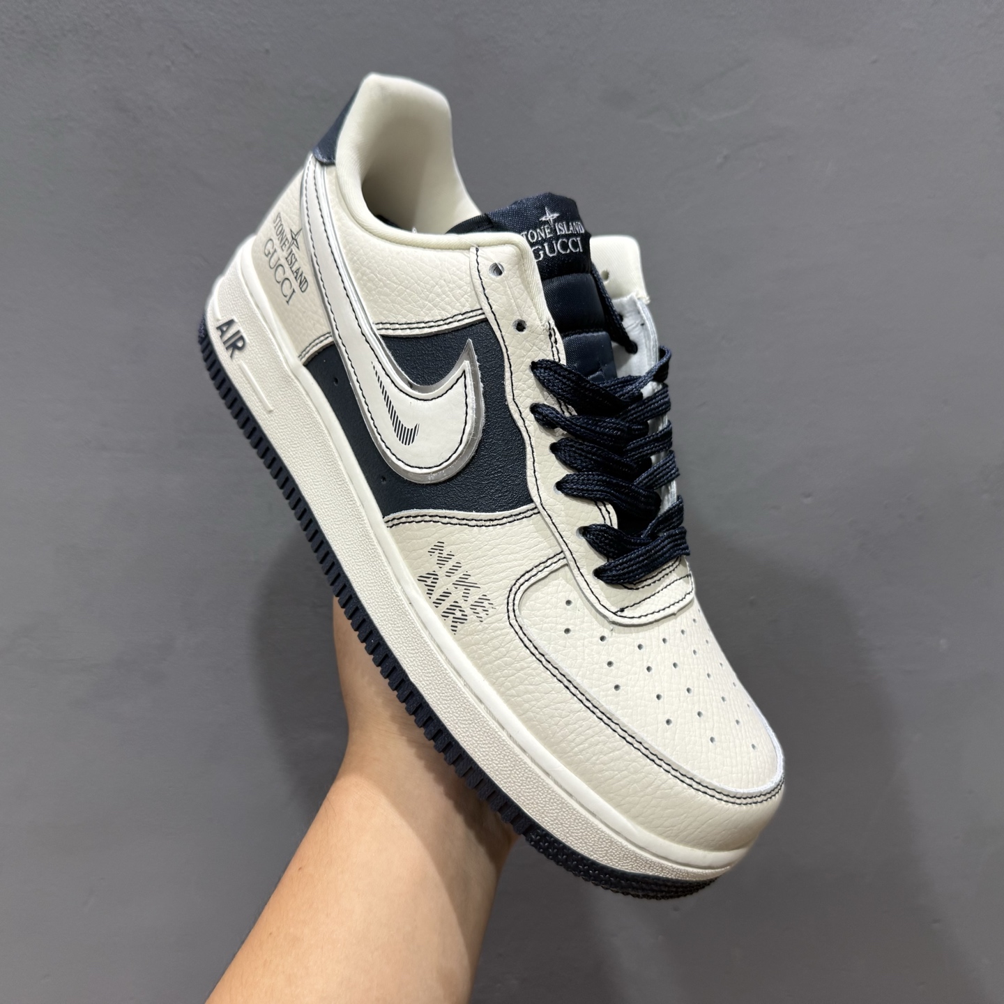 Nike Air Force 1'07 Low 斯图西联名 白灰 空军一号低帮休闲板鞋 KK1988-013 Nike Air Force 1'07 Low 斯图西联名 白灰 空军一号低帮休闲板鞋 KK1988-013