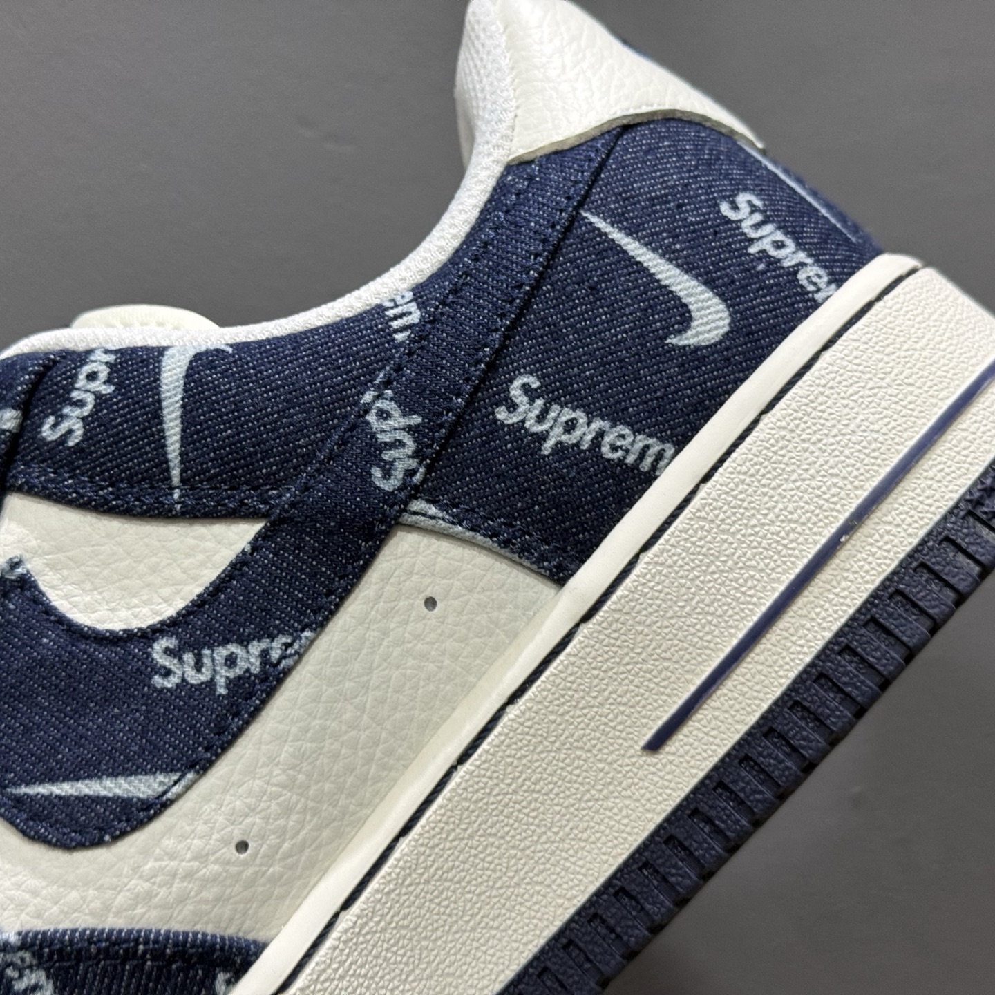 Nike Air Force 1'07 Low Sup联名 蓝牛仔小白勾 空军一号低帮休闲板鞋 LW9279-005 Nike Air Force 1'07 Low Sup联名 蓝牛仔小白勾 空军一号低帮休闲板鞋 LW9279-005