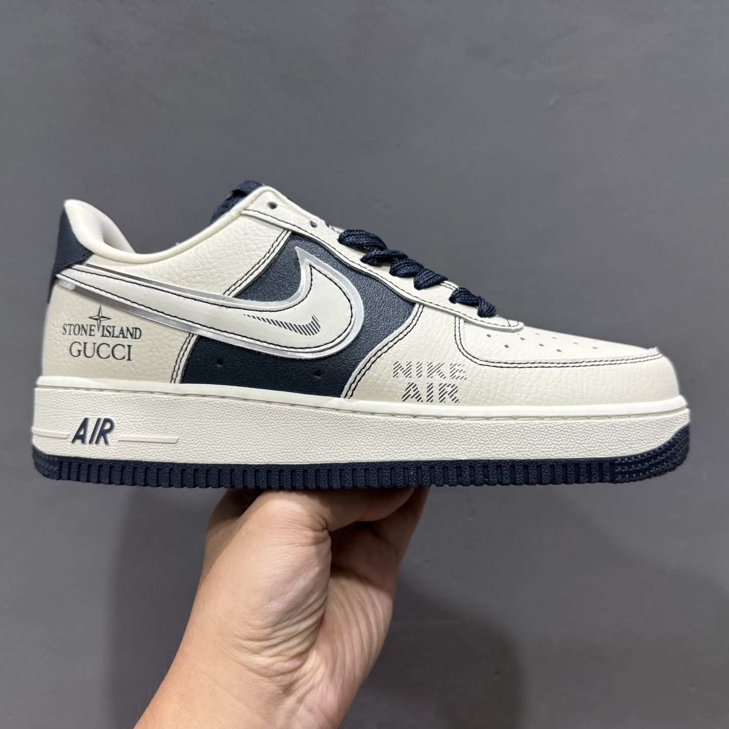 Nike Air Force 1’07 Low 斯图西联名 白灰 空军一号低帮休闲板鞋 KK1988-013 Nike Air Force 1’07 Low 斯图西联名 白灰 空军一号低帮休闲板鞋 KK1988-013
