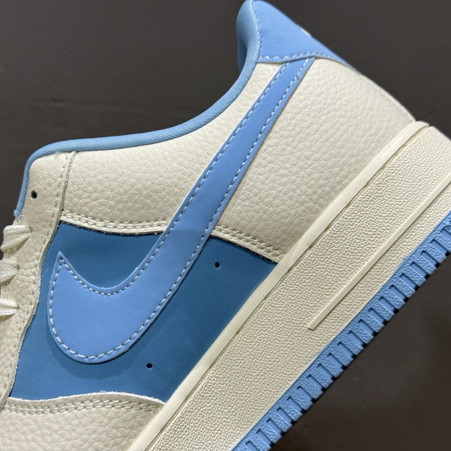 Nike Air Force 1'07 Low 古驰联名 冰山蓝 空军一号低帮休闲板鞋 DF0188-067 Nike Air Force 1'07 Low 古驰联名 冰山蓝 空军一号低帮休闲板鞋 DF0188-067
