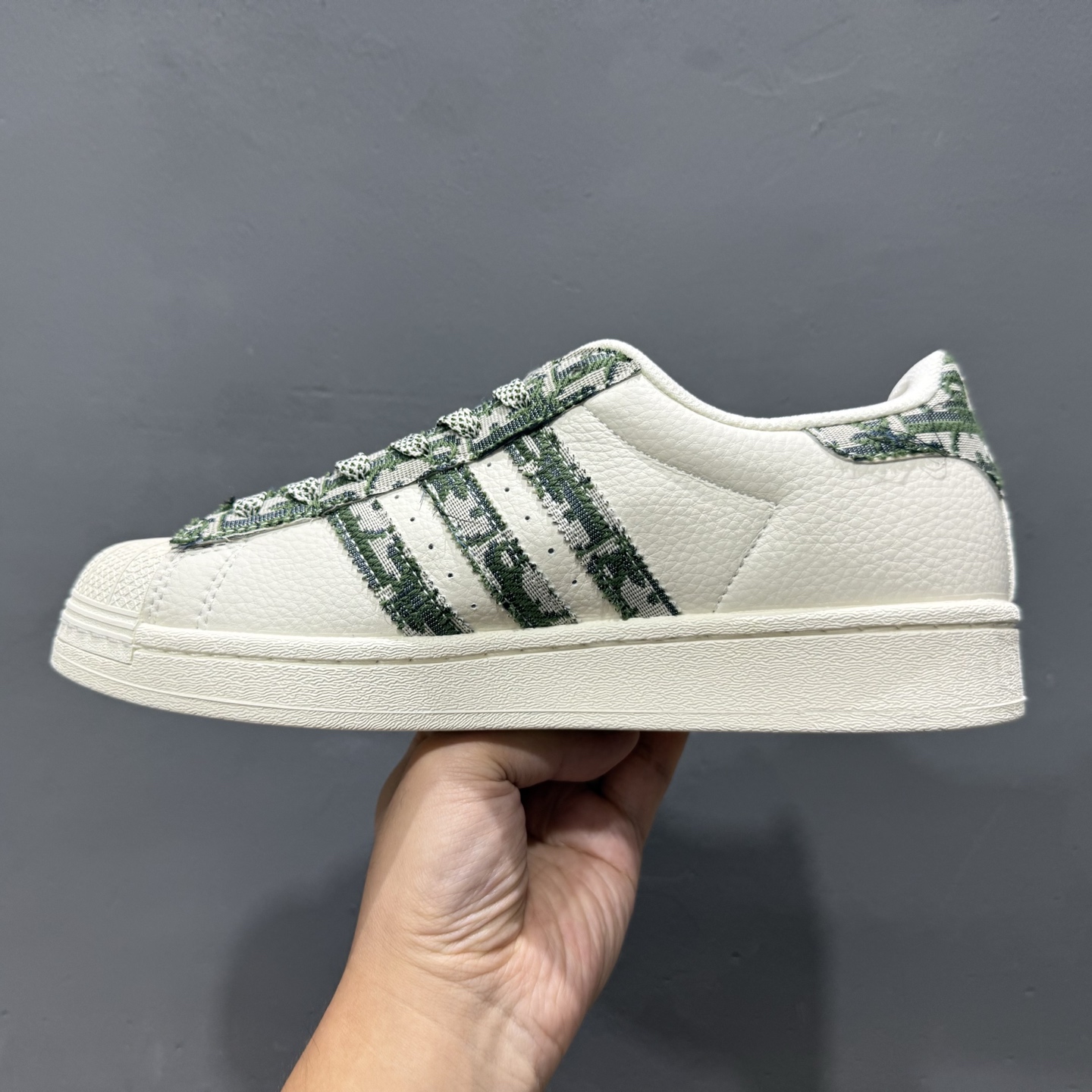 Adidas Originals Superstar 联名款 经典贝壳头 XS0013