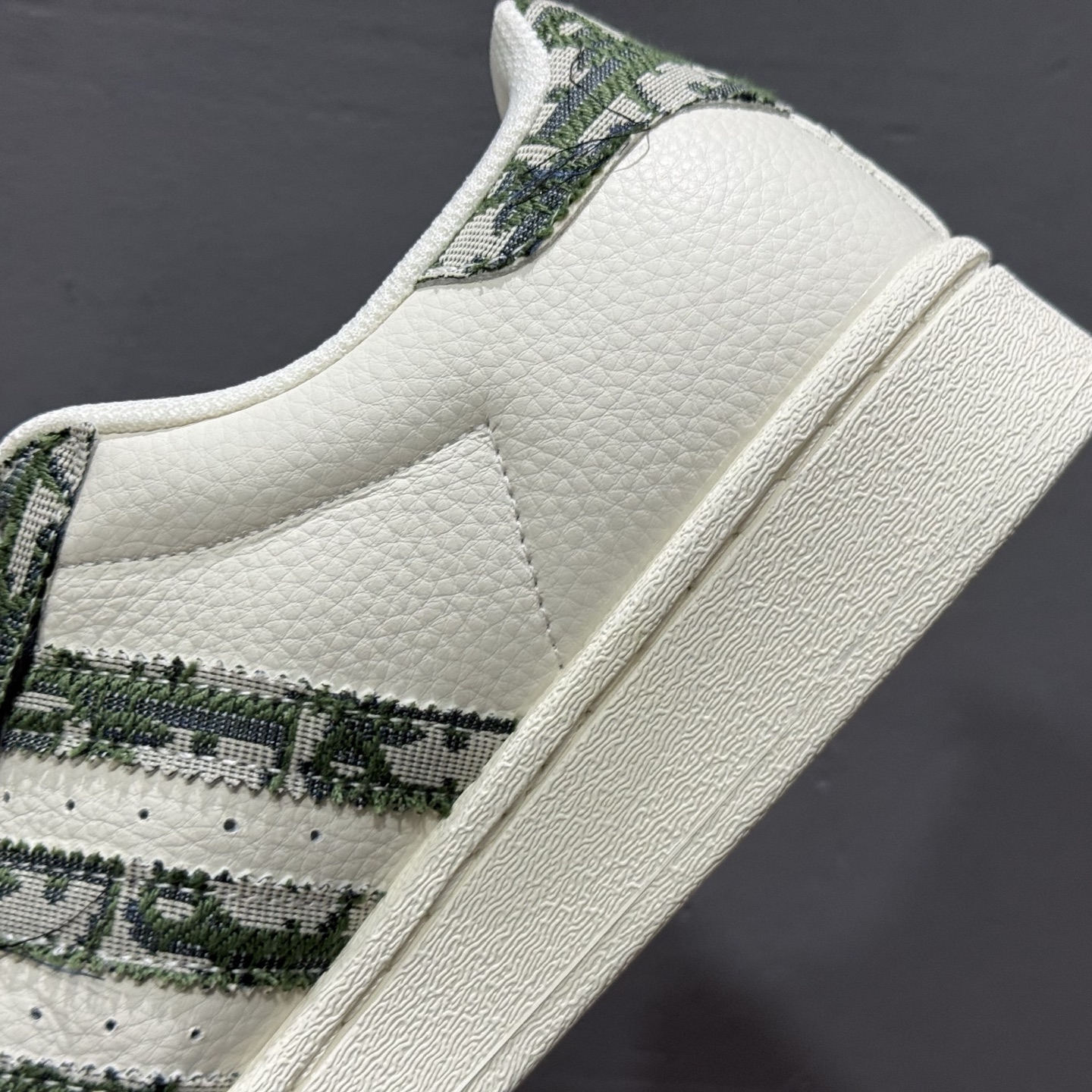 Adidas Originals Superstar 联名款 经典贝壳头 XS0013