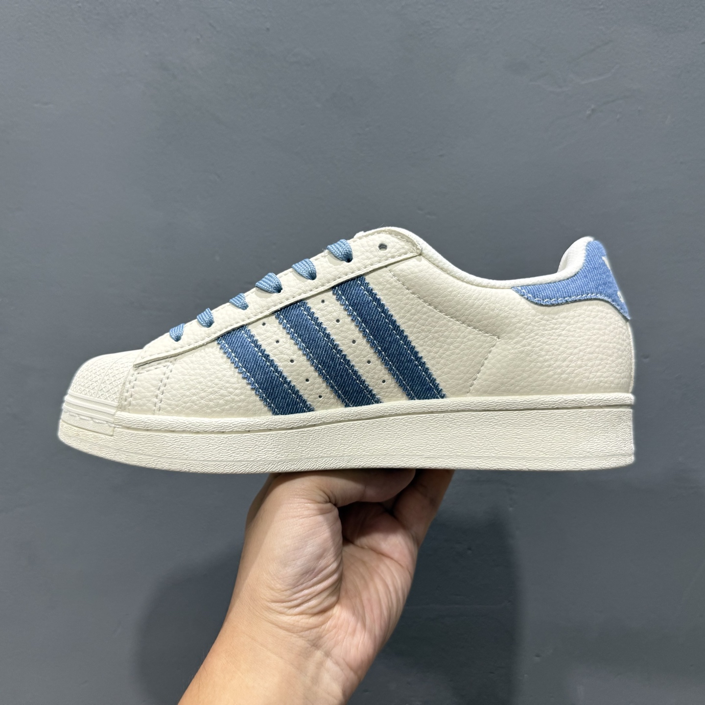 Adidas Originals Superstar 联名款 经典贝壳头 AD8010