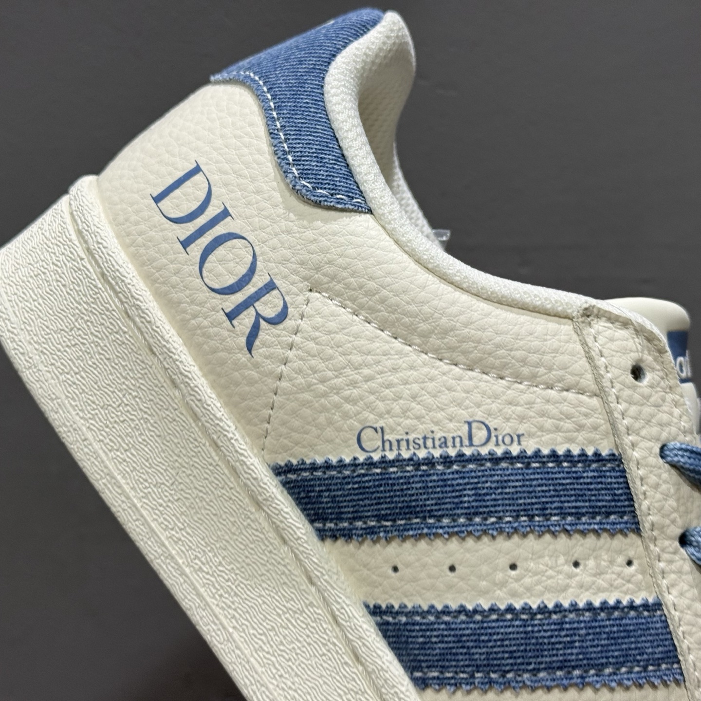 Adidas Originals Superstar 联名款 经典贝壳头 AD8010