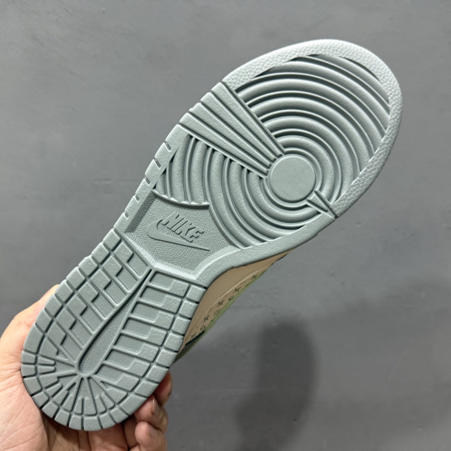 Supreme x LV x Nike Dunk Low 青灰 ZH2598-278 Supreme x LV x Nike Dunk Low 青灰 ZH2598-278