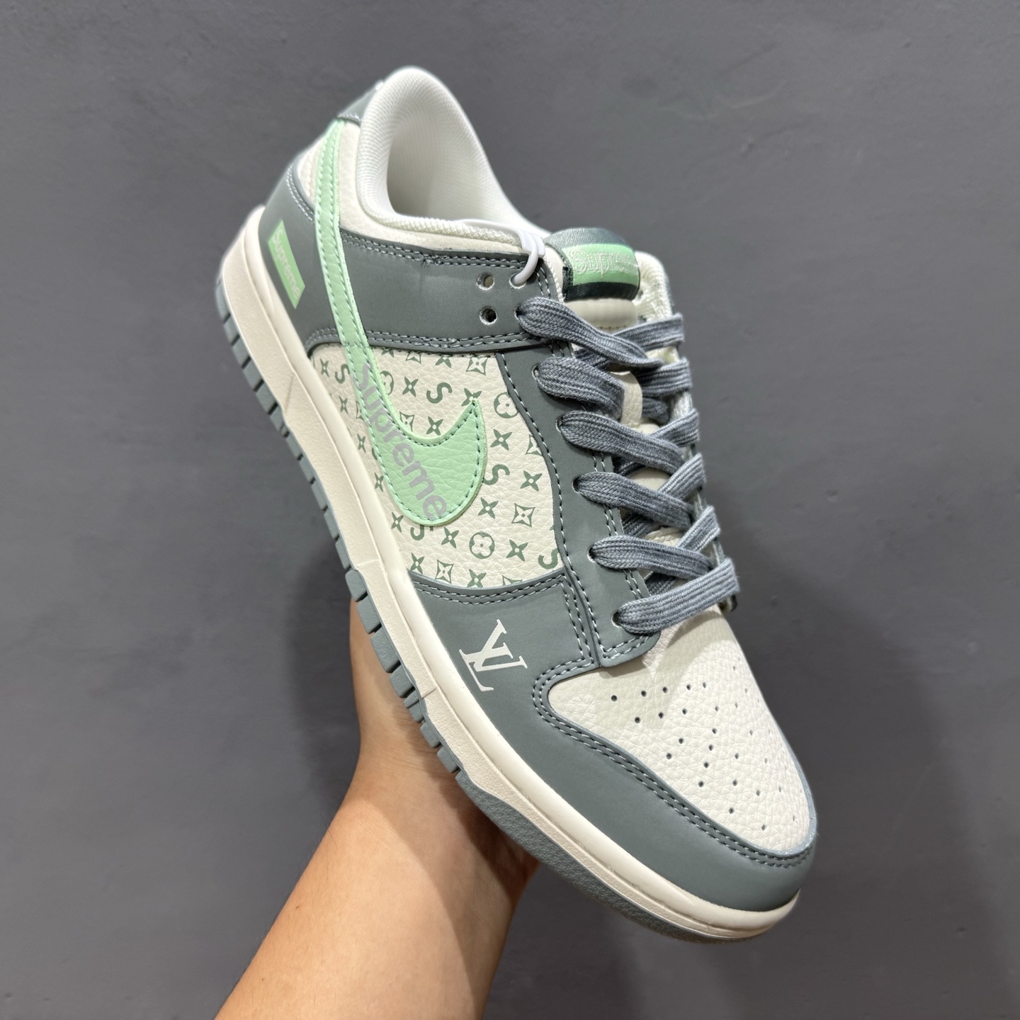 Supreme x LV x Nike Dunk Low 青灰 ZH2598-278 Supreme x LV x Nike Dunk Low 青灰 ZH2598-278