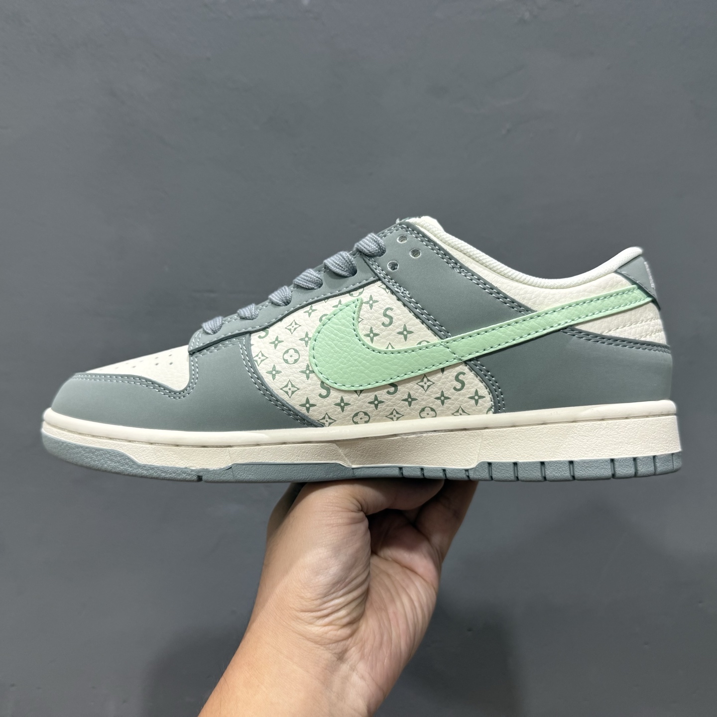 Supreme x LV x Nike Dunk Low 青灰 ZH2598-278 Supreme x LV x Nike Dunk Low 青灰 ZH2598-278