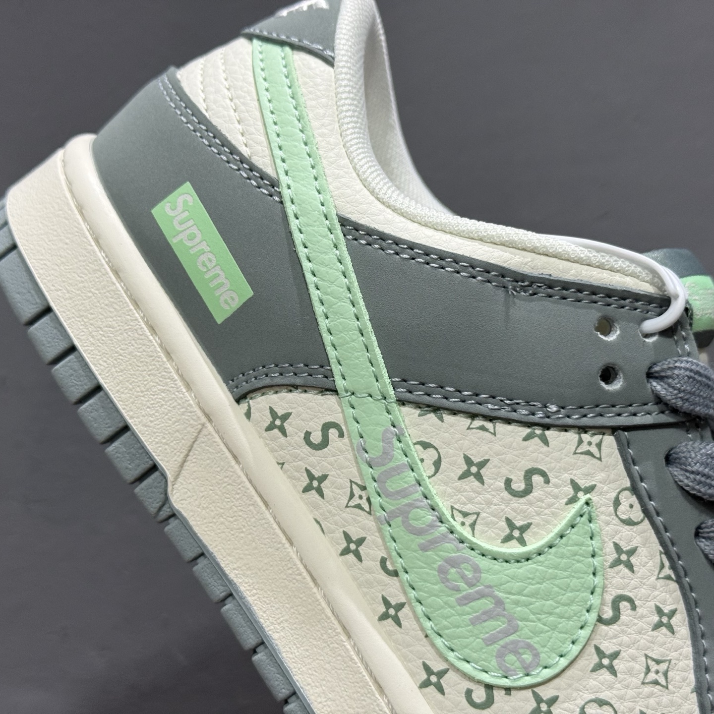 Supreme x LV x Nike Dunk Low 青灰 ZH2598-278 Supreme x LV x Nike Dunk Low 青灰 ZH2598-278