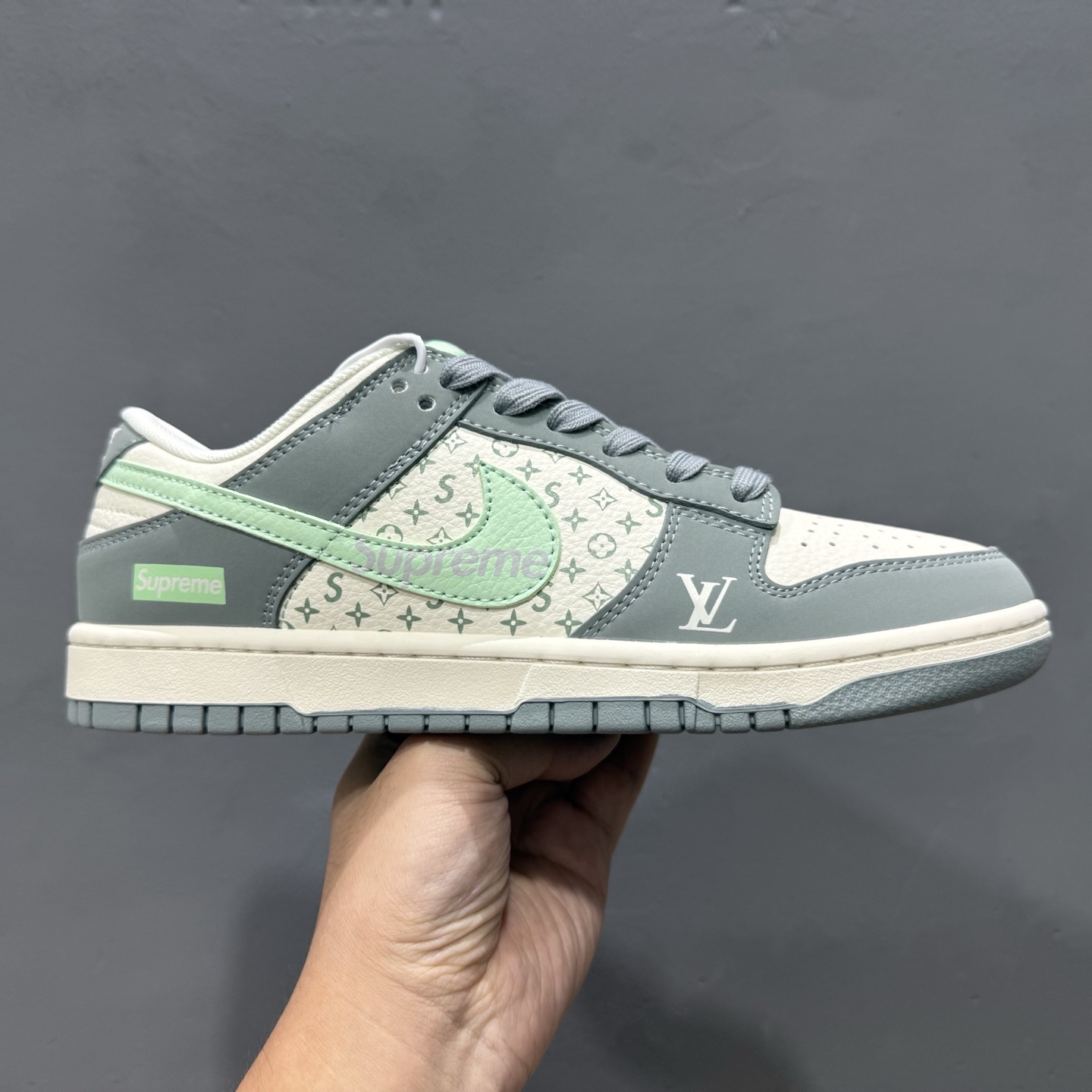 Supreme x LV x Nike Dunk Low 青灰 ZH2598-278 Supreme x LV x Nike Dunk Low 青灰 ZH2598-278