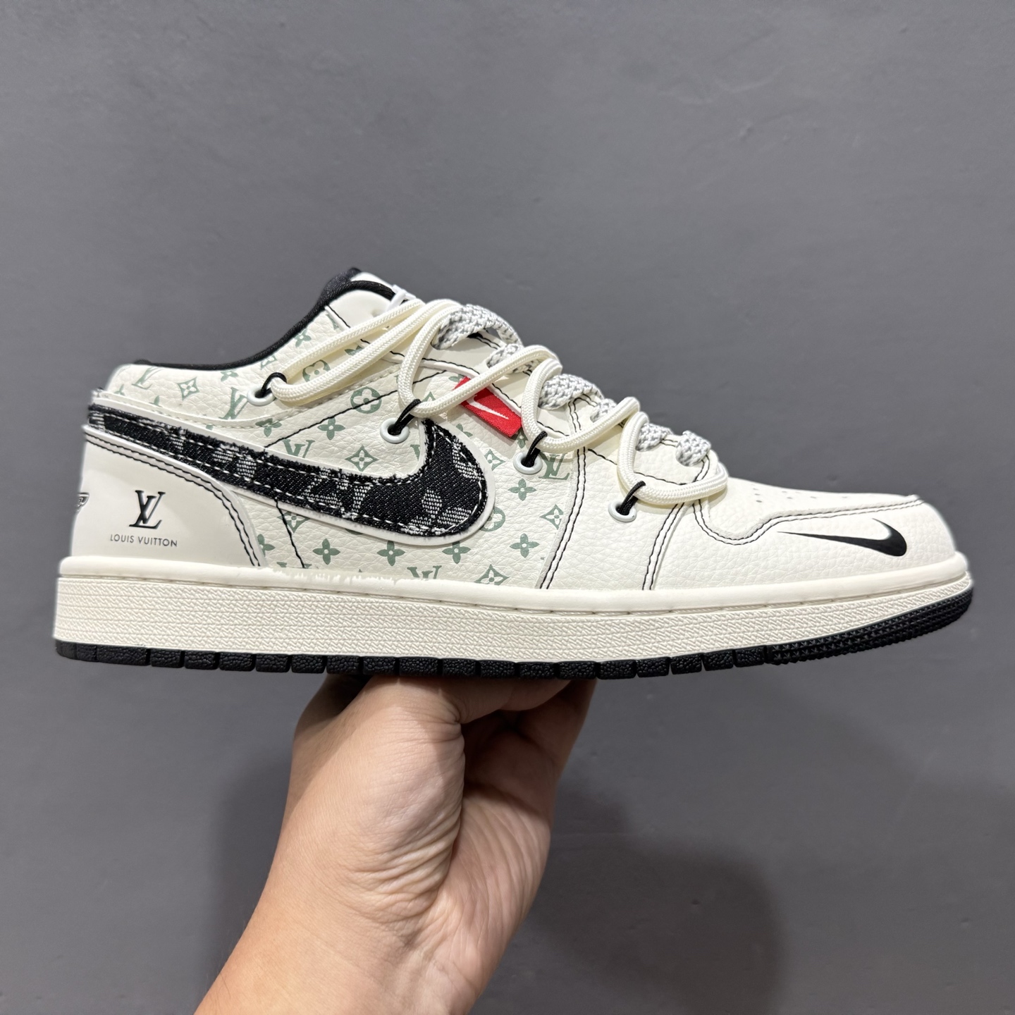 Louis Vuitton x Air Jordan 1 黑布勾抽绳 YX5066-356
