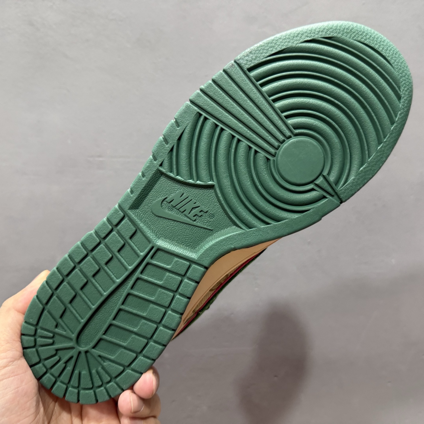 Gucci x Nike Dunk Low 绑带绿勾勾 DM6868-087