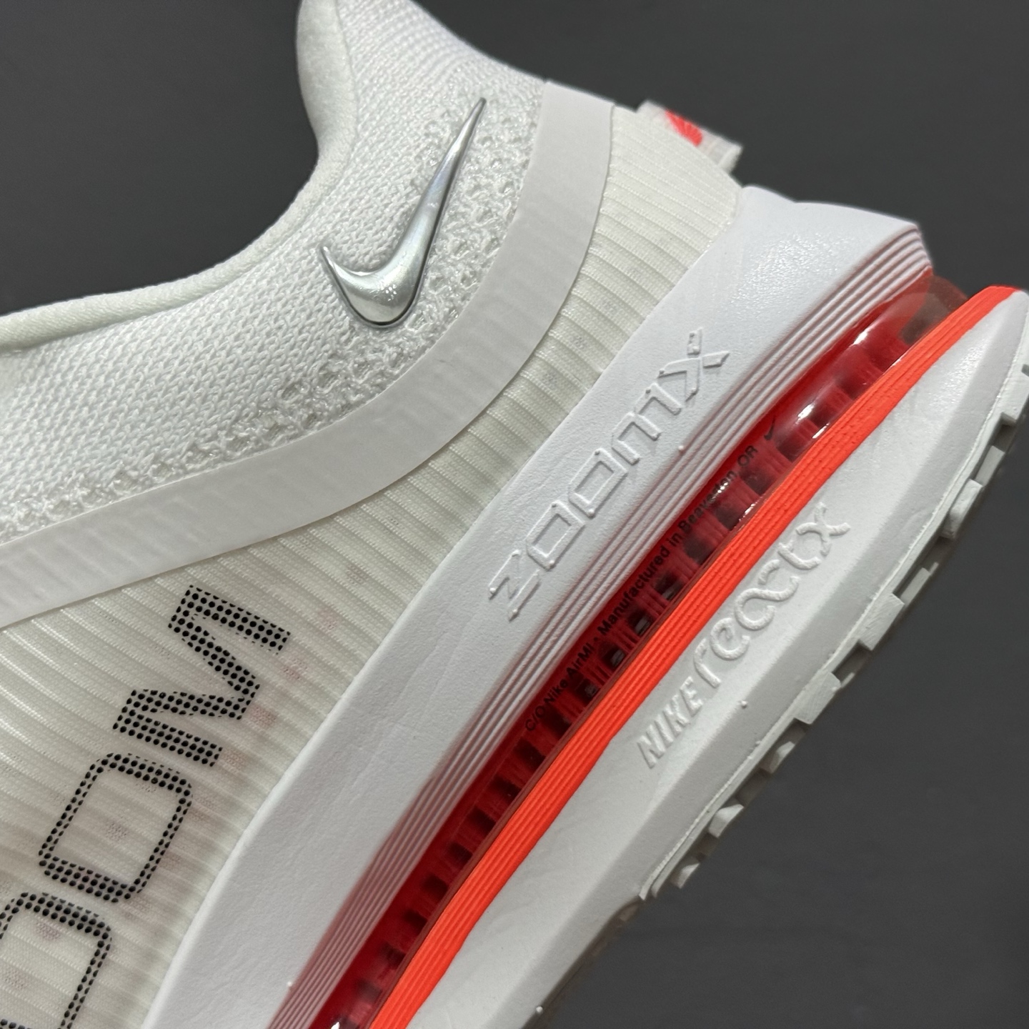 Nike Pegasus Premium 白红色 HQ2592-101 Nike Pegasus Premium 白红色 HQ2592-101