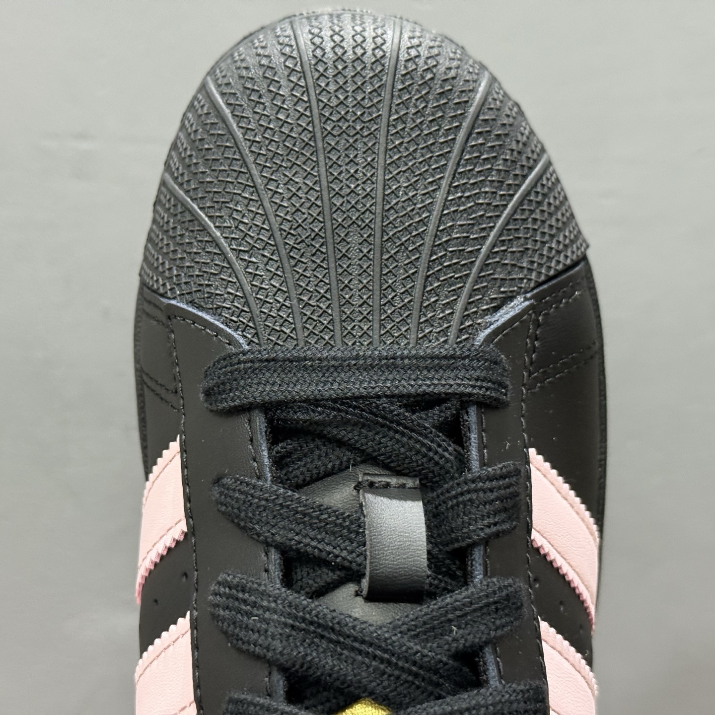 XP版 AD Originals Superstar 经典复古贝壳头厚底板鞋 黑粉 IG9777 XP版 AD Originals Superstar 经典复古贝壳头厚底板鞋 黑粉 IG9777