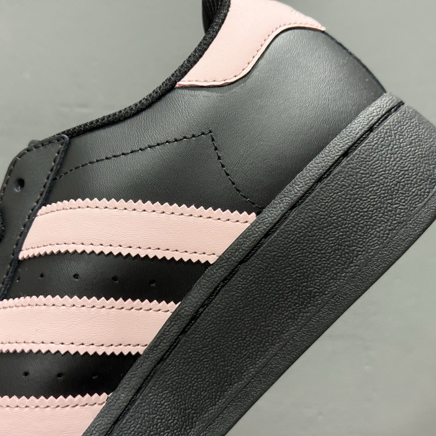 XP版 AD Originals Superstar 经典复古贝壳头厚底板鞋 黑粉 IG9777 XP版 AD Originals Superstar 经典复古贝壳头厚底板鞋 黑粉 IG9777