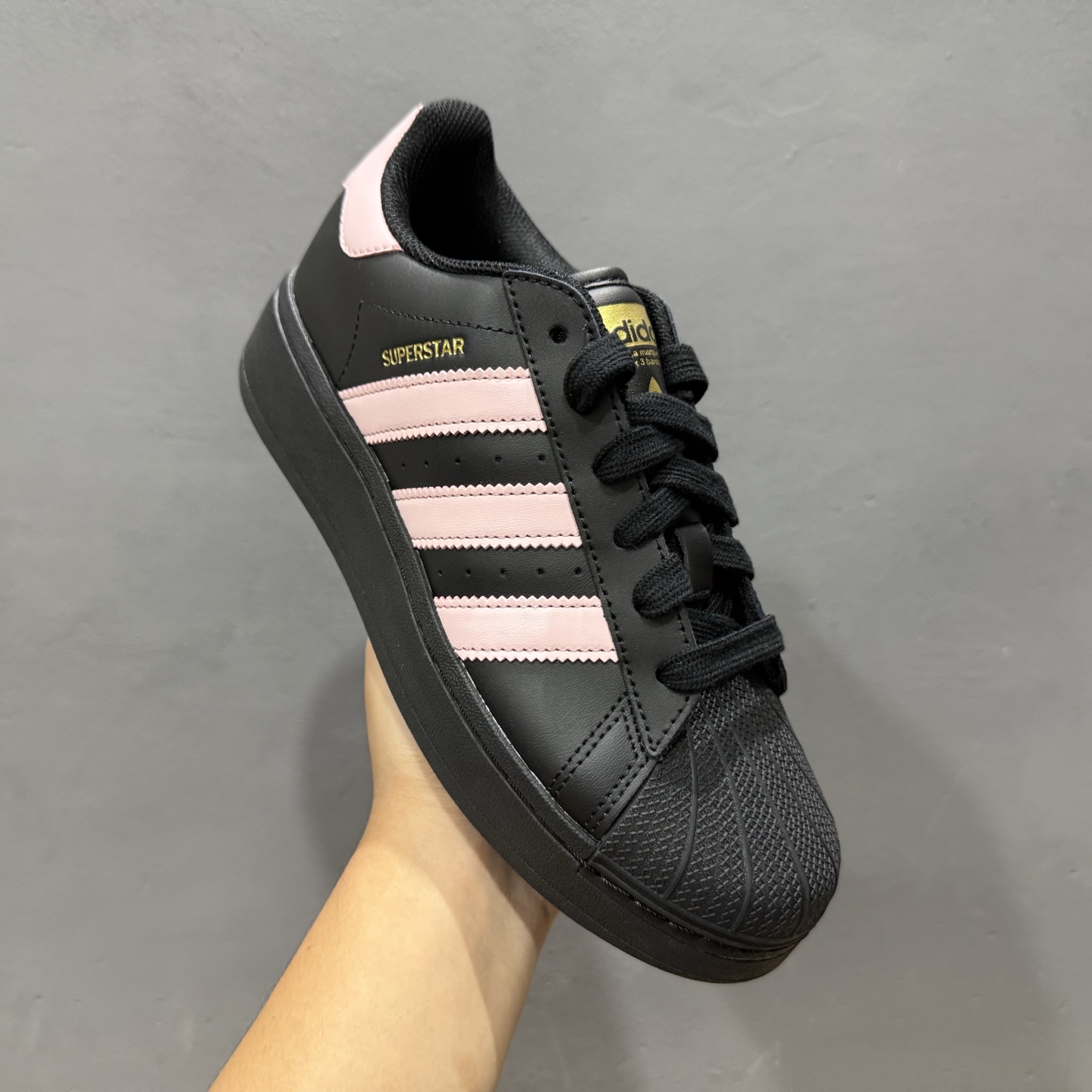 XP版 AD Originals Superstar 经典复古贝壳头厚底板鞋 黑粉 IG9777 XP版 AD Originals Superstar 经典复古贝壳头厚底板鞋 黑粉 IG9777