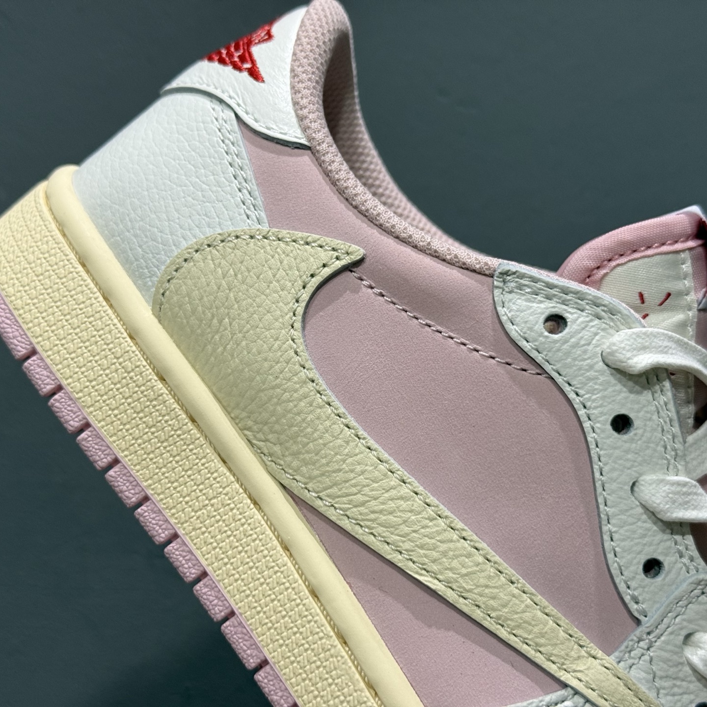 纯原 Travis Scott x Air Jordan AJ1 Low OG SP TS联名9.0 粉白倒钩低帮 AJ1乔丹一代经典低帮文化百搭休闲运动篮球鞋 DM7866-600 纯原 Travis Scott x Air Jordan AJ1 Low OG SP TS联名9.0 粉白倒钩低帮 AJ1乔丹一代经典低帮文化百搭休闲运动篮球鞋 DM7866-600