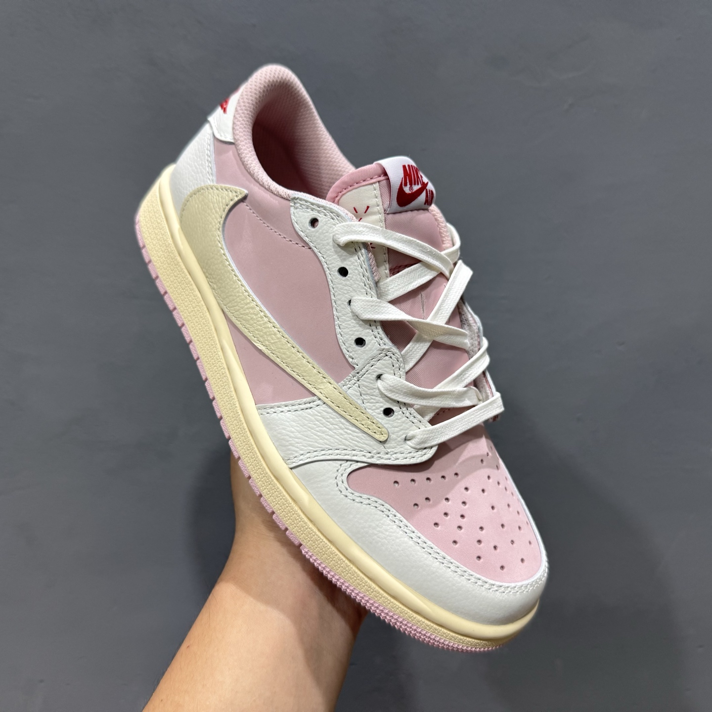 纯原 Travis Scott x Air Jordan AJ1 Low OG SP TS联名9.0 粉白倒钩低帮 AJ1乔丹一代经典低帮文化百搭休闲运动篮球鞋 DM7866-600 纯原 Travis Scott x Air Jordan AJ1 Low OG SP TS联名9.0 粉白倒钩低帮 AJ1乔丹一代经典低帮文化百搭休闲运动篮球鞋 DM7866-600