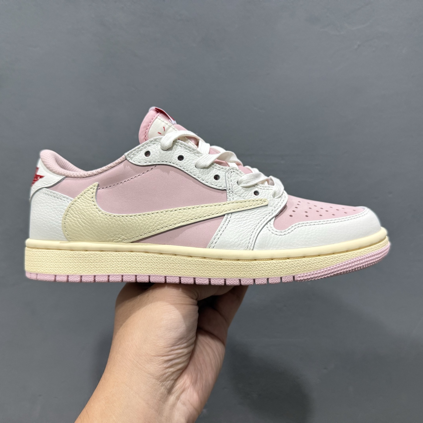 纯原 Travis Scott x Air Jordan AJ1 Low OG SP TS联名9.0 粉白倒钩低帮 AJ1乔丹一代经典低帮文化百搭休闲运动篮球鞋 DM7866-600 纯原 Travis Scott x Air Jordan AJ1 Low OG SP TS联名9.0 粉白倒钩低帮 AJ1乔丹一代经典低帮文化百搭休闲运动篮球鞋 DM7866-600